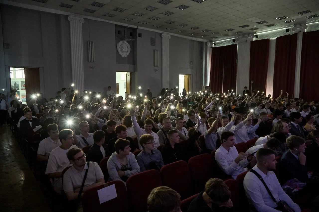 Тёплое сентябрьское солнце и новые надежды: в ГУЗ отпраздновали День знаний
