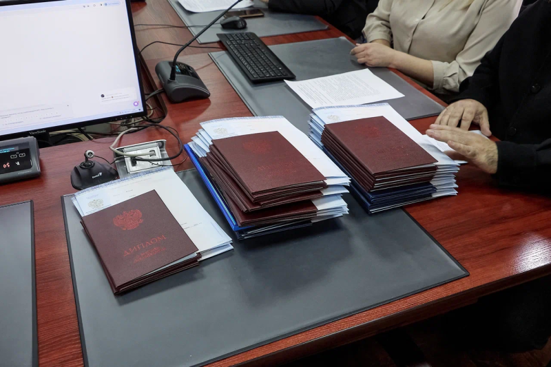 Вручение дипломов выпускникам-заочникам ГУЗ