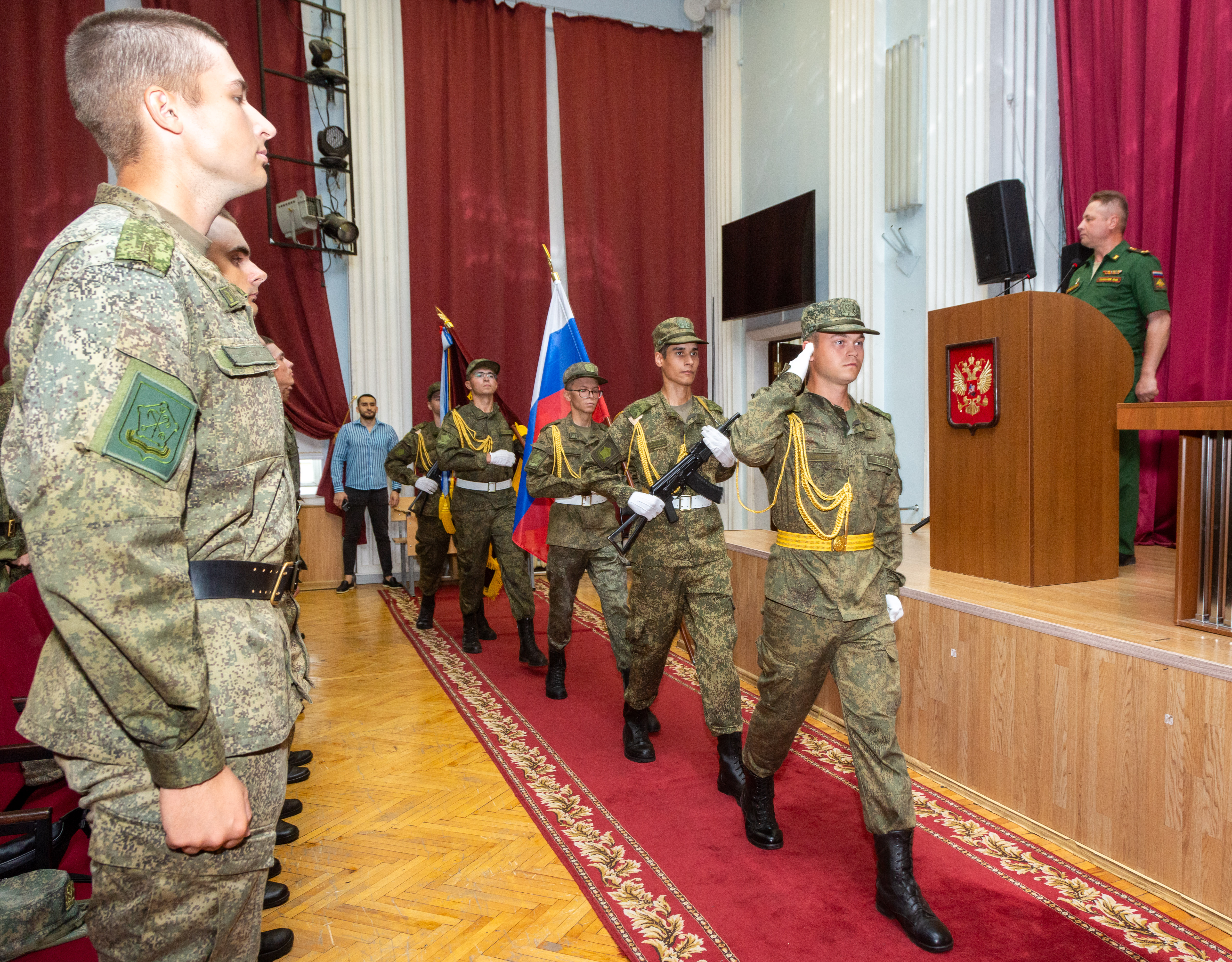 В ГУЗ вручили дипломы курсантам Военного учебного центра