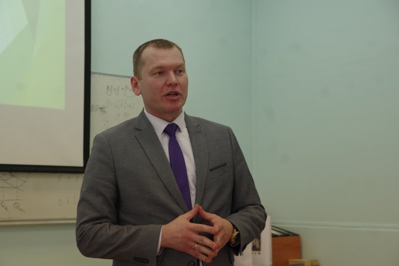 Кафедра менеджмента и управленческих технологий провела деловую игру по предпринимательству со школьниками и учащимися колледжей