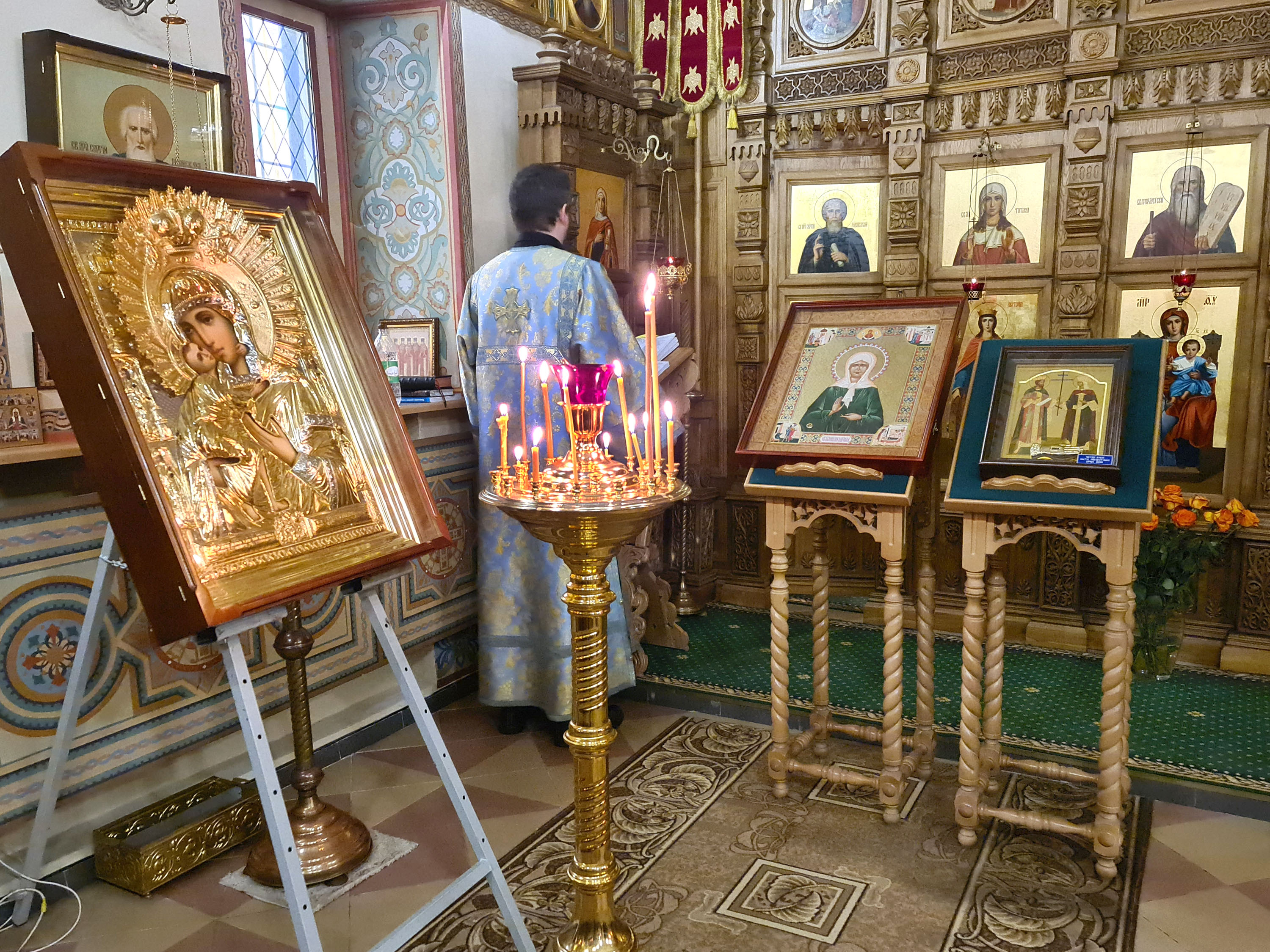 В Домовом храме при Государственном университете по землеустройству прошло богослужение, посвященное началу Масленичной недели