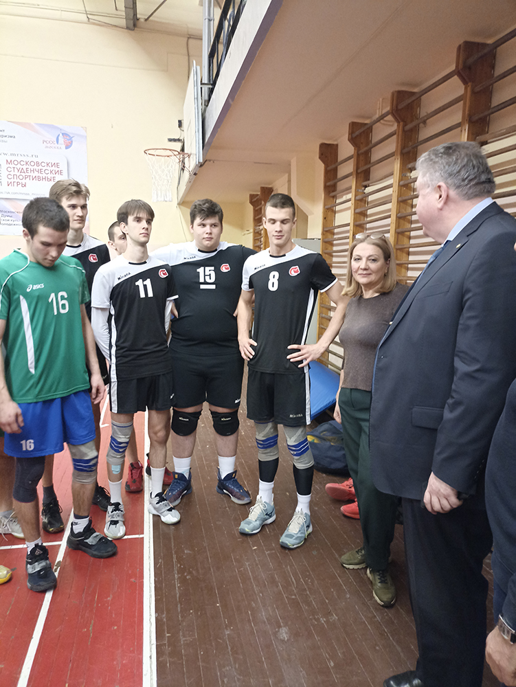 Команда ГУЗ по волейболу провела матч в серии студенческих игр