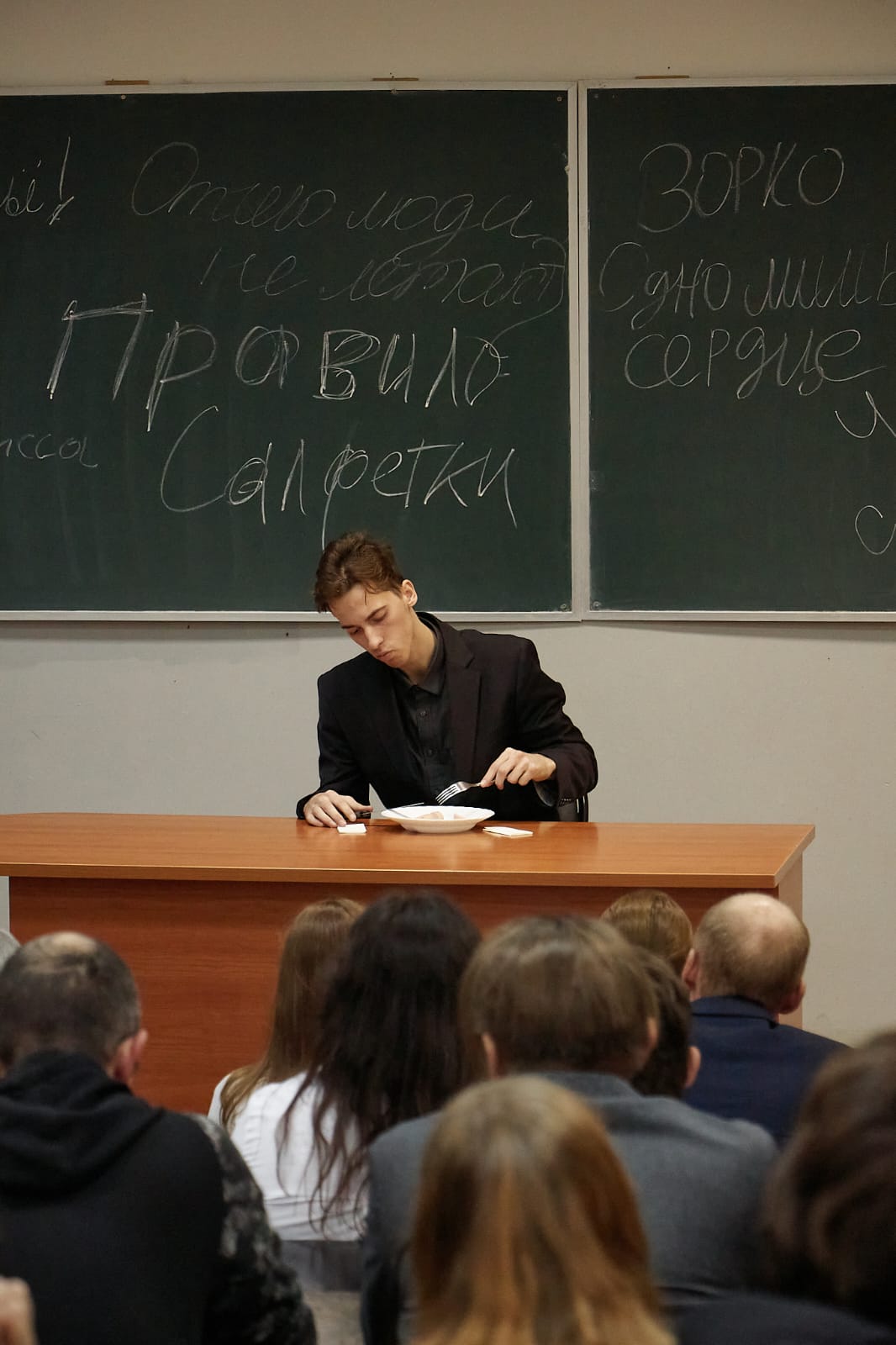 Дебют театральной гостиной ГУЗ