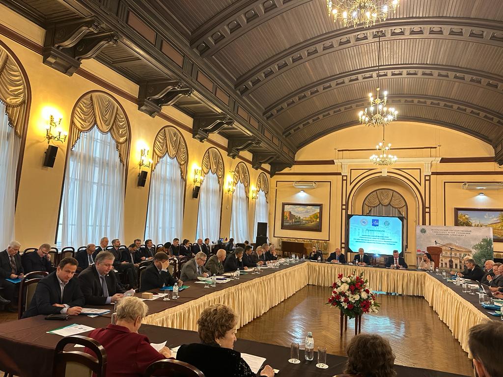 Об участии делегации Государственного университета по землеустройству во главе с врио ректора Тимуром Валиковичем Папаскири в расширенном заседании Совета Ассоциации технических университетов в г. Санкт-Петербурге