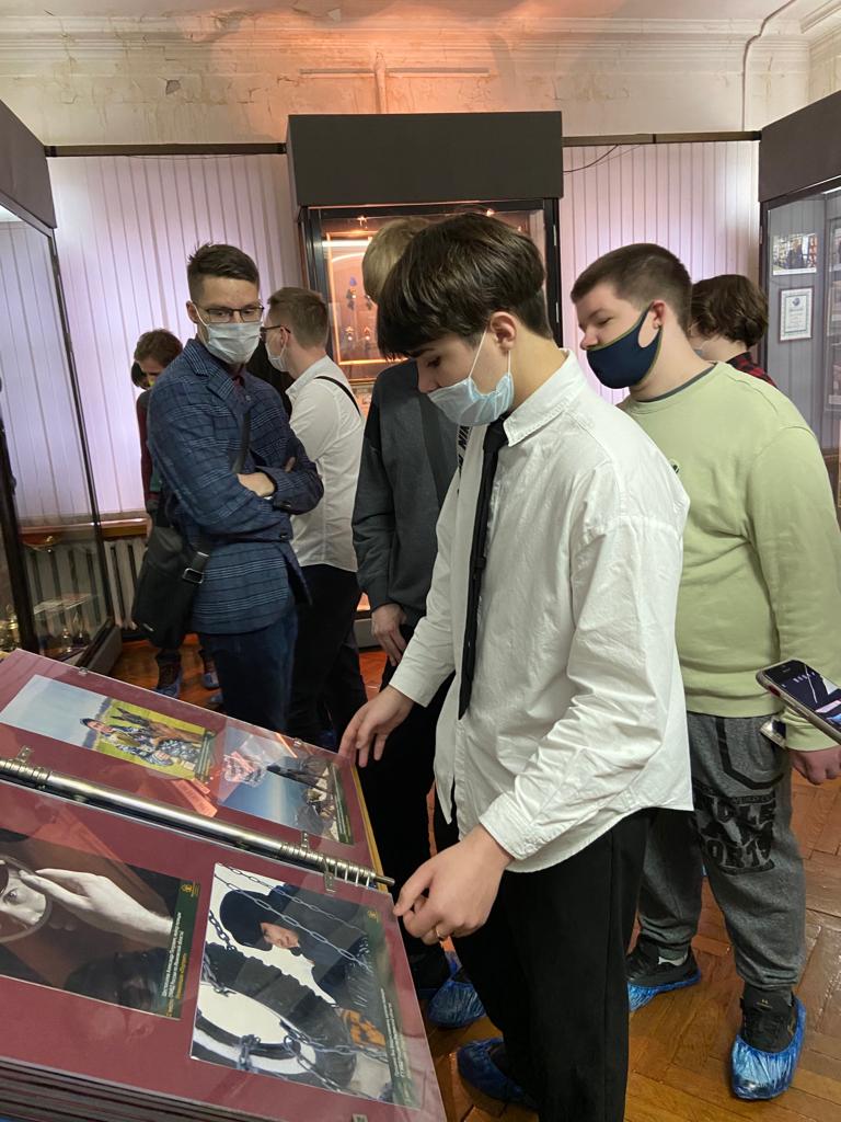 Студенты и преподаватели факультета Управления недвижимостью и права побывали на экскурсии в Центральном музее МВД России