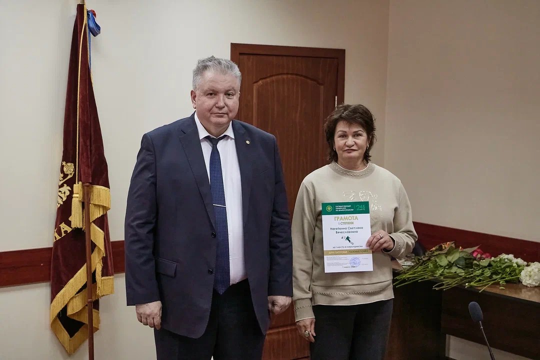 Поздравляем дорогих женщин с 8 Марта!