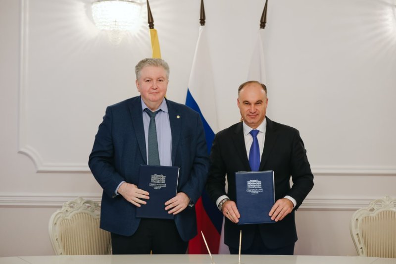 Врио ректора ГУЗ Т.В. Папаскири подписал договор о сотрудничестве со Ставропольским ГАУ в ходе I Всероссийского студенческого конгресса «Идеи молодёжи – для развития рынка «FoodNet»