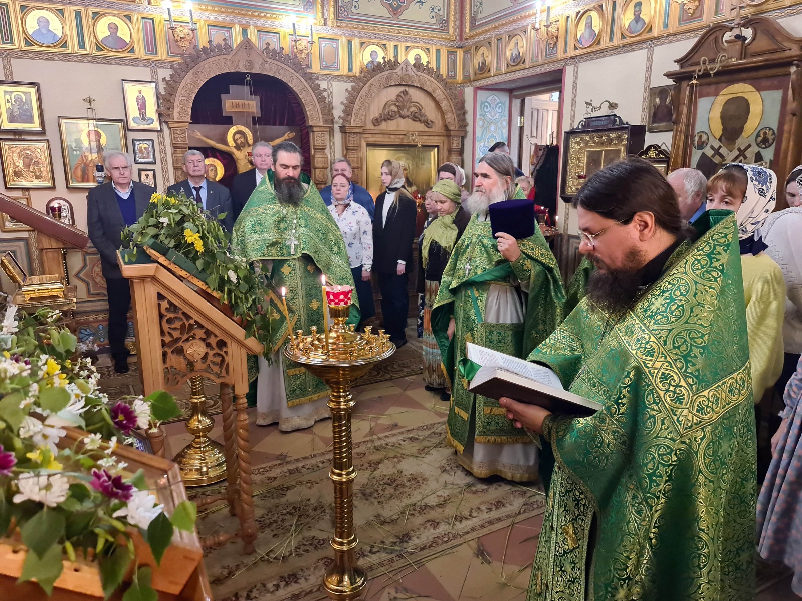 В Домовом храме ГУЗа прошло богослужение ко дню Константина и Елены 