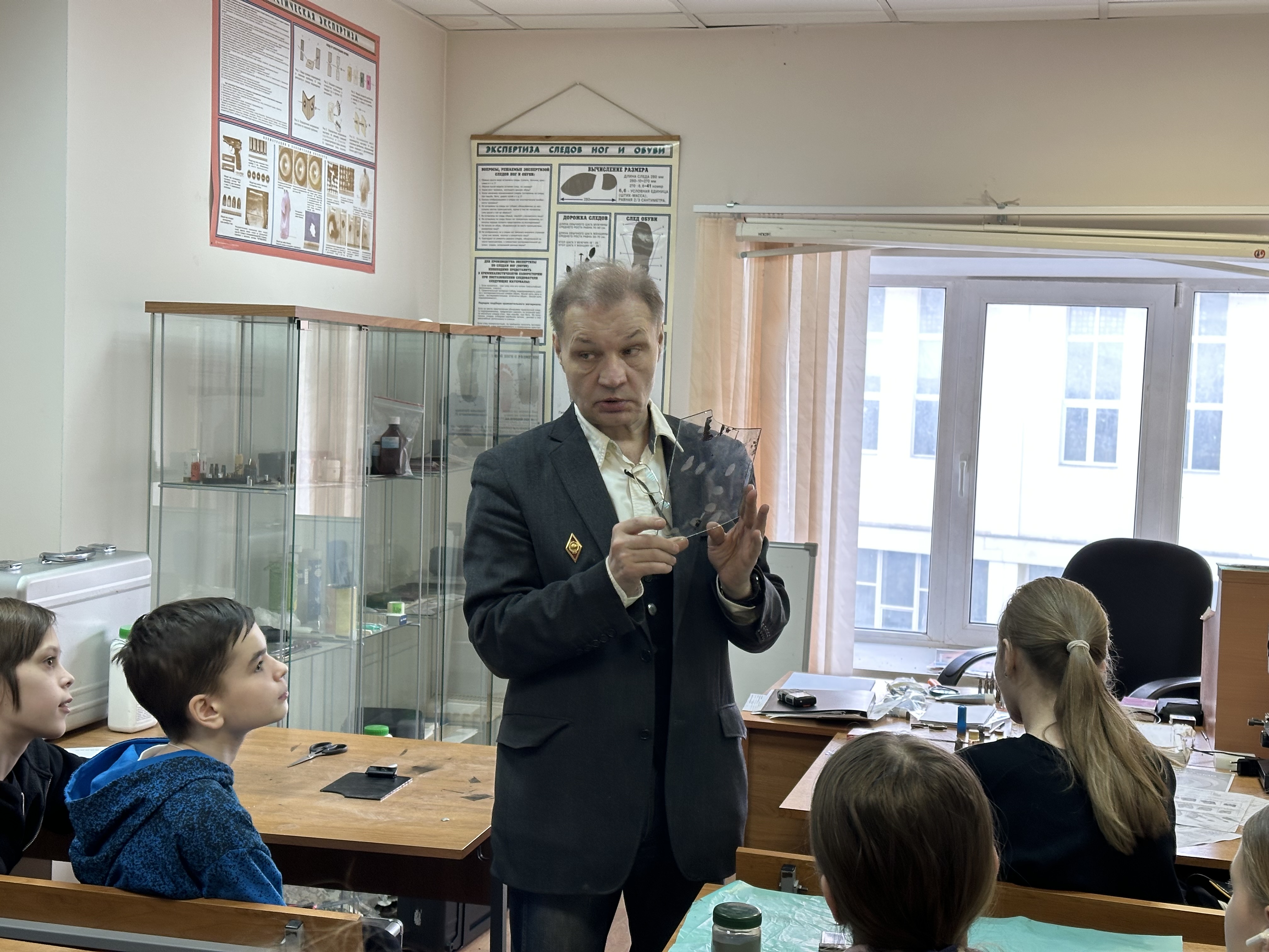 Богатая история и современные достижения ГУЗ стали темой экскурсии для школьников