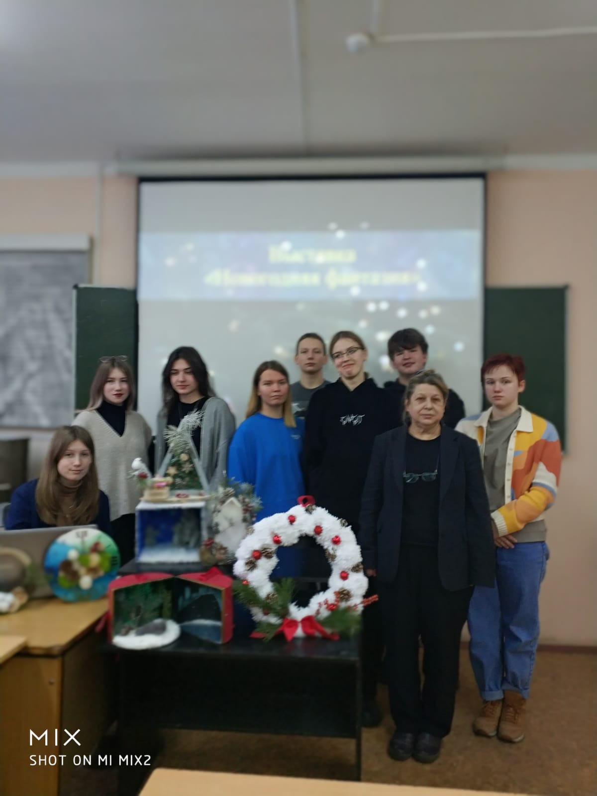 В рекреации ГУЗ открылась студенческая выставка «Зимняя фантазия» 
