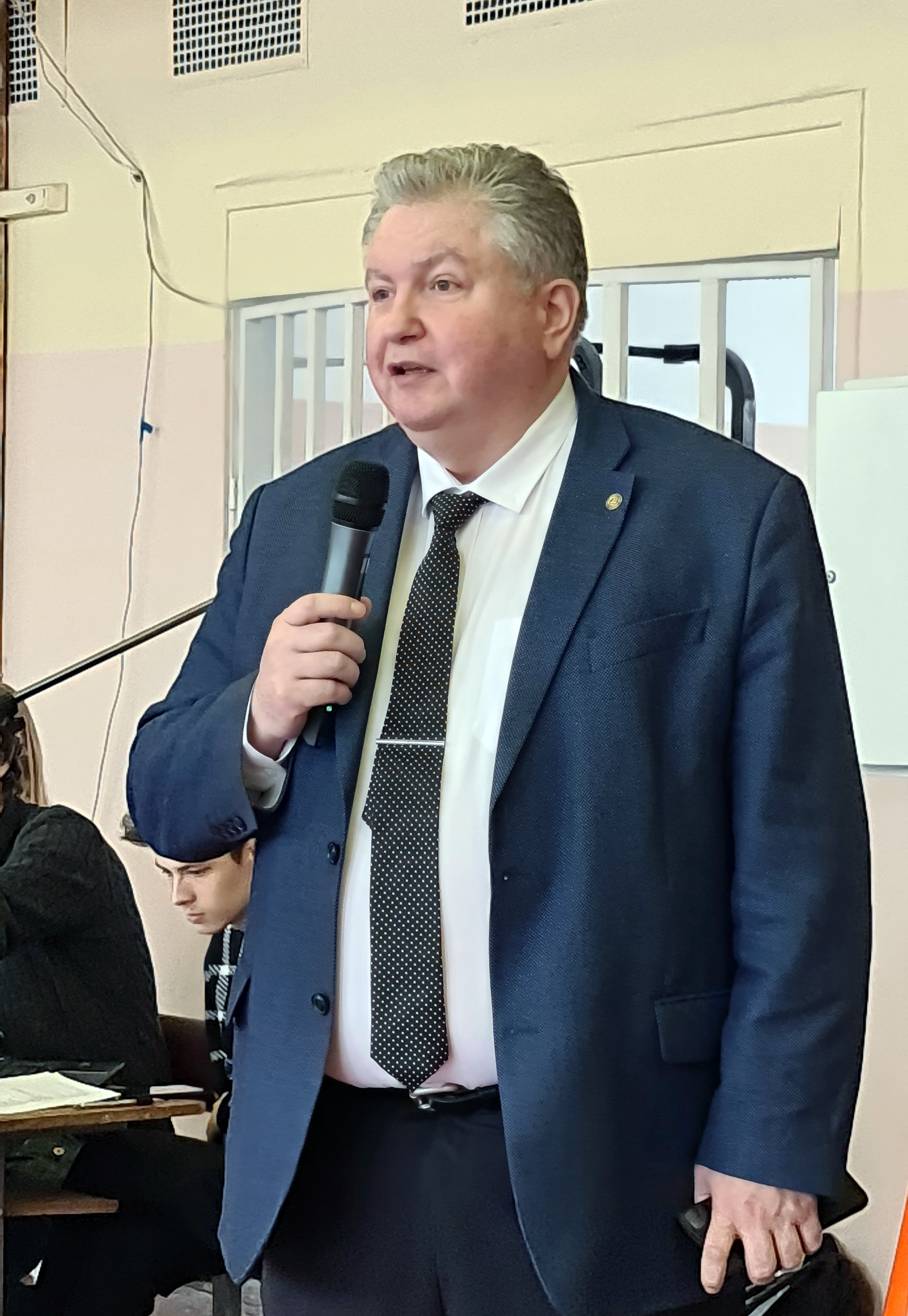 Активисты факультета управления недвижимостью и права в преддверии Международного женского дня провели музыкально-танцевальное мероприятие