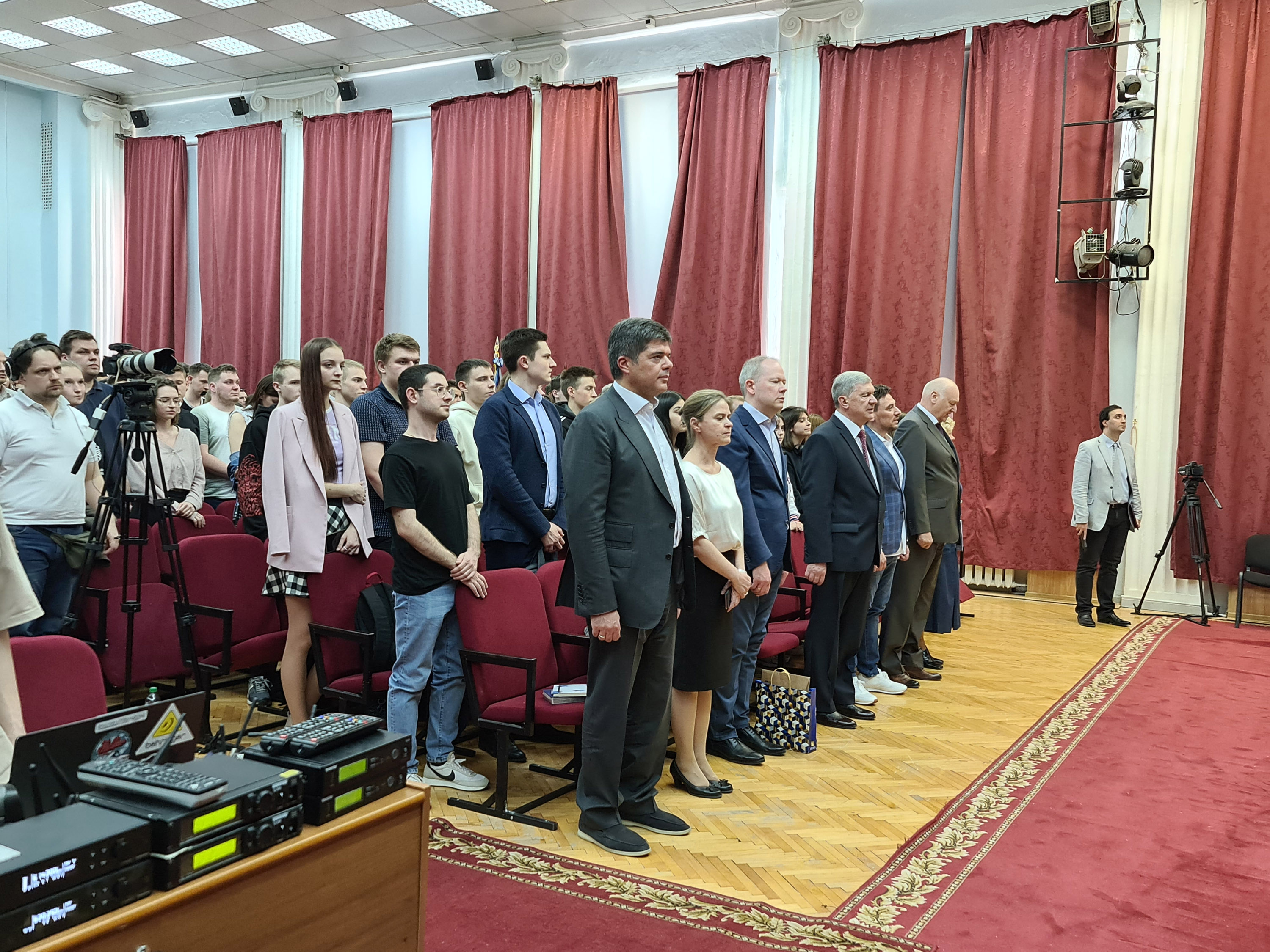 В рамках духовно-нравственно-патриотического воспитания в ГУЗ состоялась встреча архиепископа Одинцовского и Красногорского Фомы и профессора Московской Духовной Академии А.И. Осипова со студенчеством