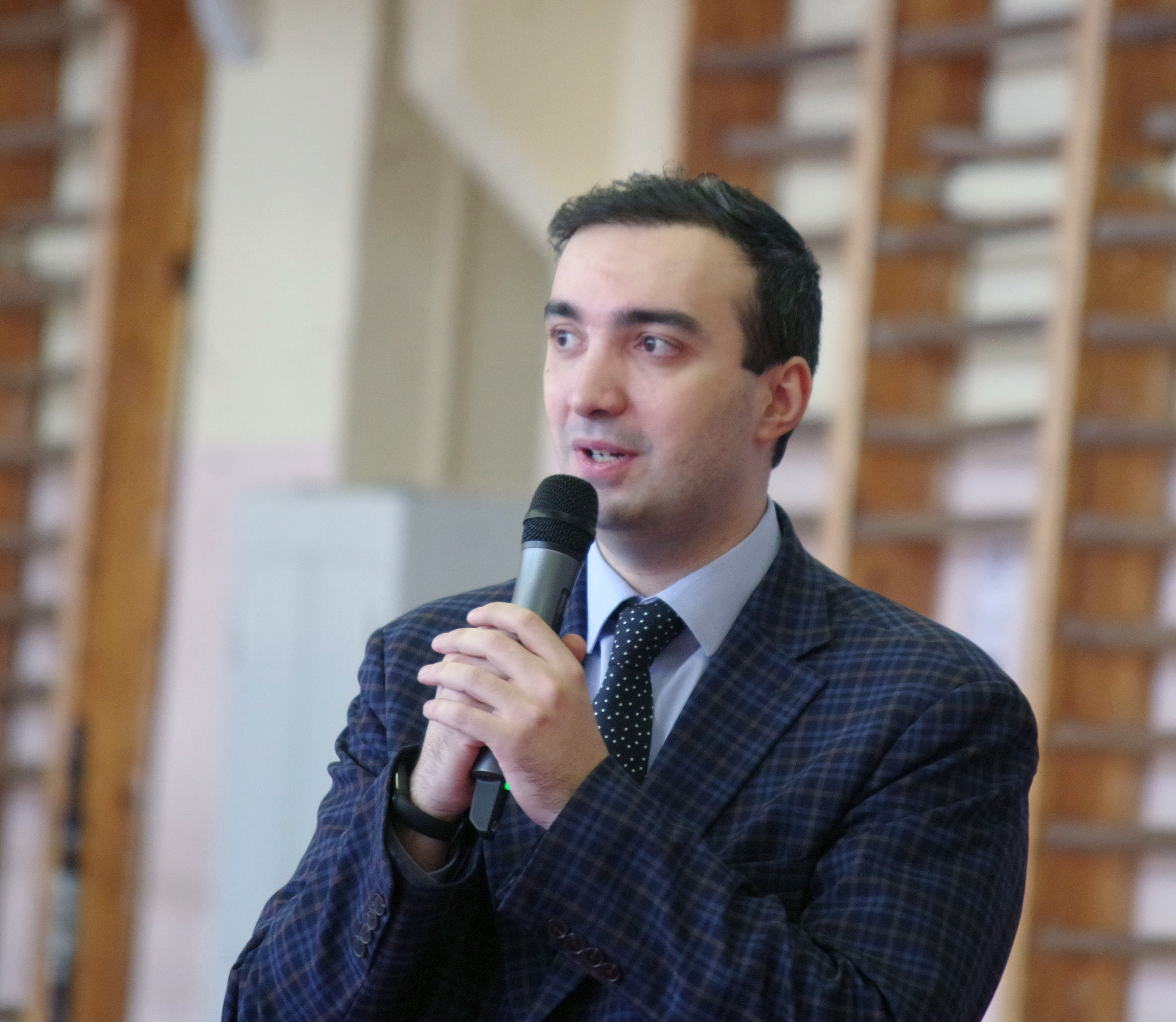 Активисты факультета управления недвижимостью и права в преддверии Международного женского дня провели музыкально-танцевальное мероприятие
