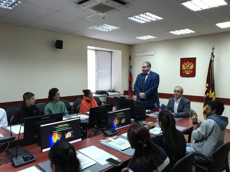Для успешного обучения в вузах Российской Федерации необходимо иметь достаточный уровень владения русским языком: на подготовительном отделении продолжаются занятия по русскому языку для иностранных граждан