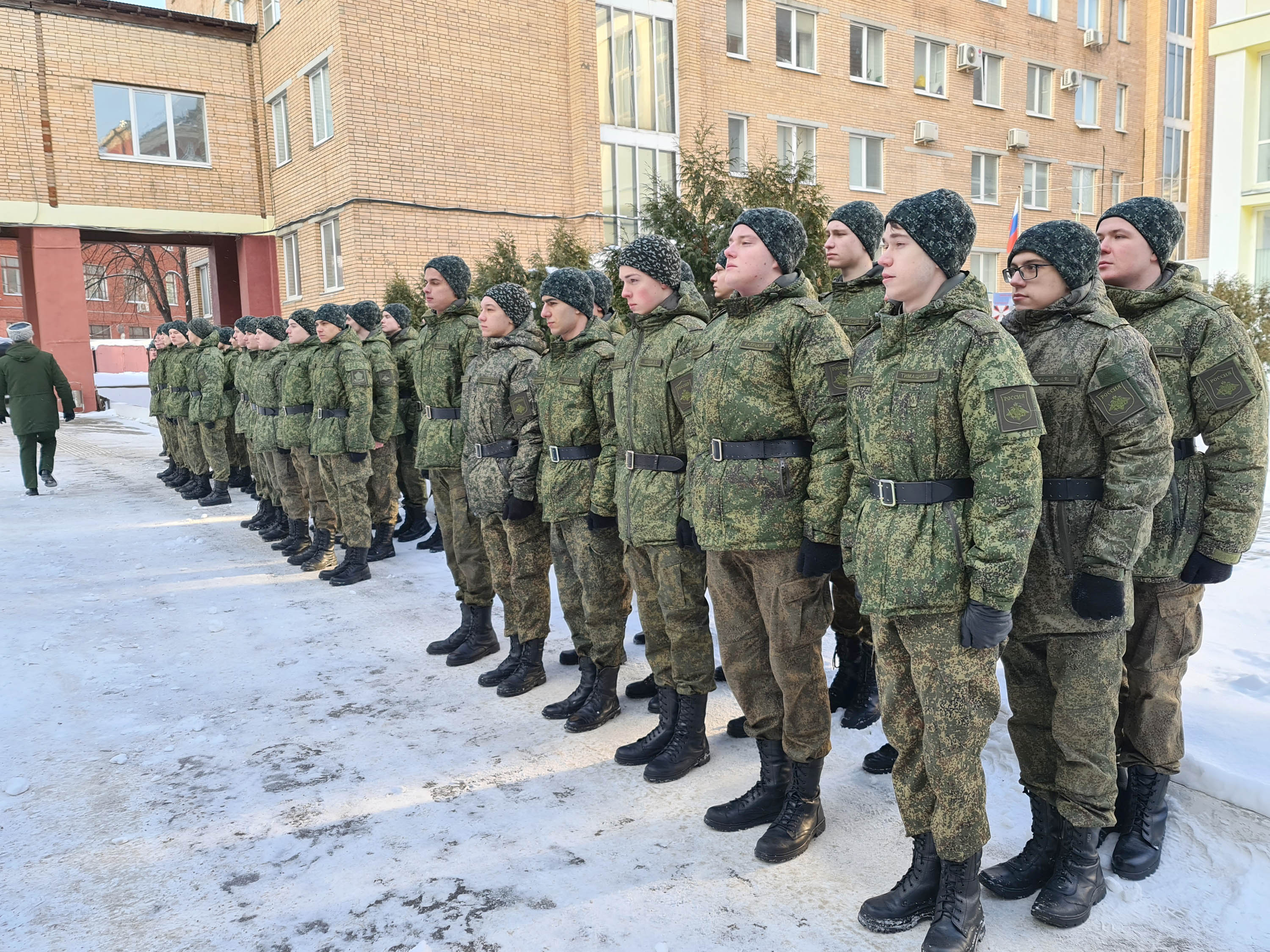 В Государственном университете по землеустройству прошли торжественные мероприятия, посвященные 23 февраля
