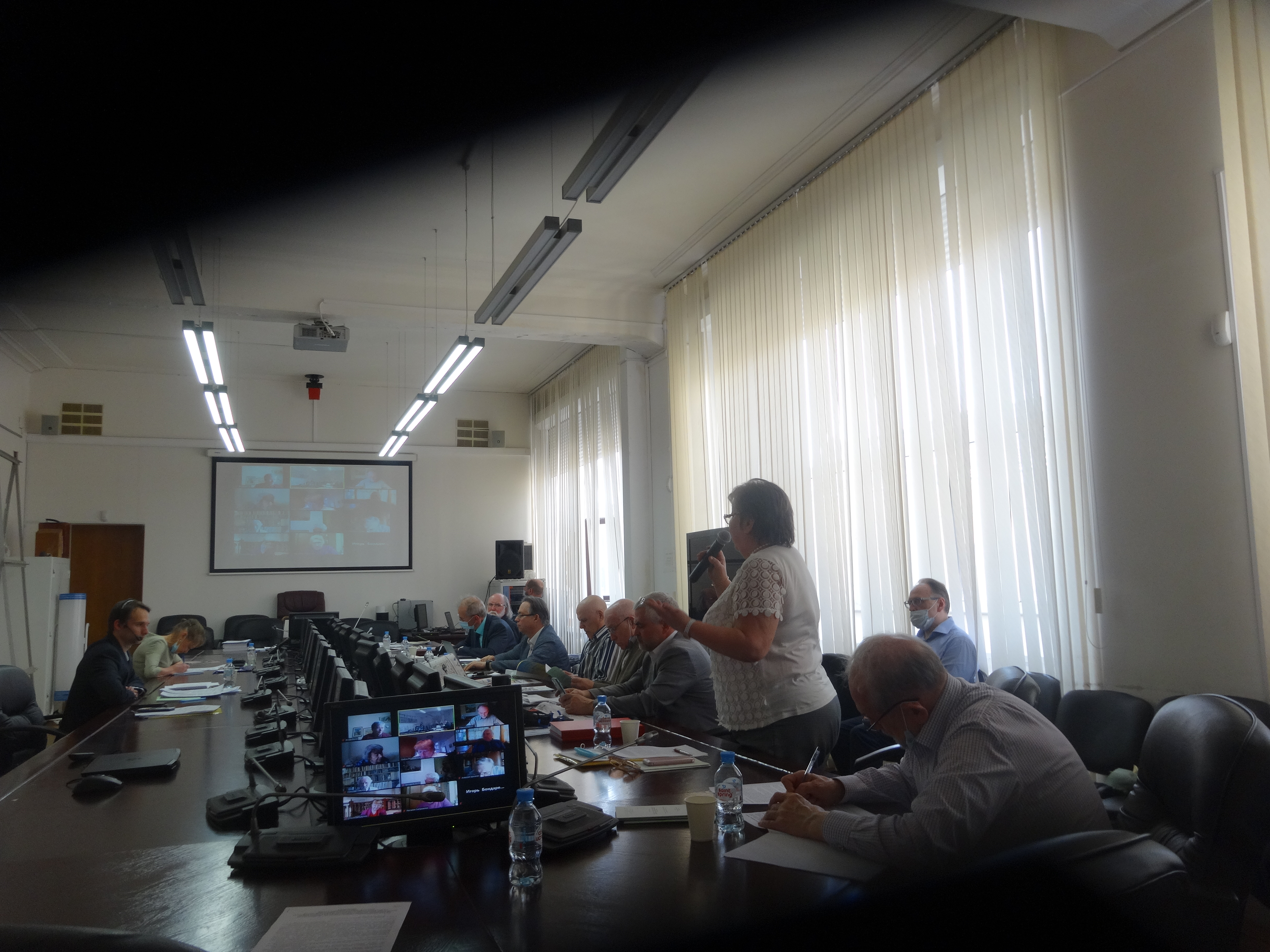 Поздравляем с успешной защитой выпускника аспирантуры кафедры архитектуры архитектурного факультета Государственного университета по землеустройству Полякова Илью Алексеевича