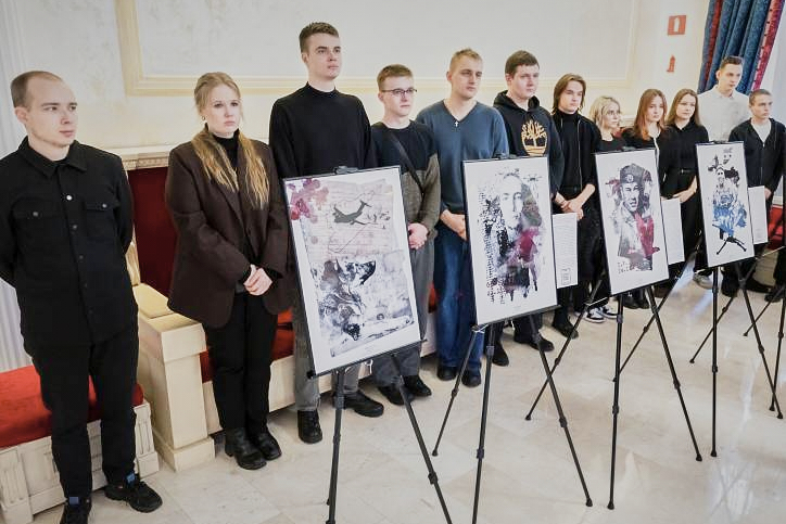 Студенты и преподаватели ГУЗ посетили выставку в Общественной Палате Российской Федерации