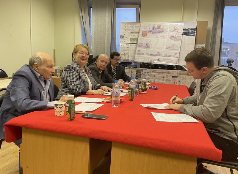 На кафедре архитектуры ГУЗ приняли кандидатский экзамен у аспирантов