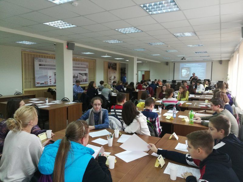26 октября 2019 года в рамках образовательного проекта «Университетские субботы» преподаватели кафедры социально-гуманитарных дисциплин ГУЗ провели тренинг «ТРИЗ и креативные методы поиска решений»