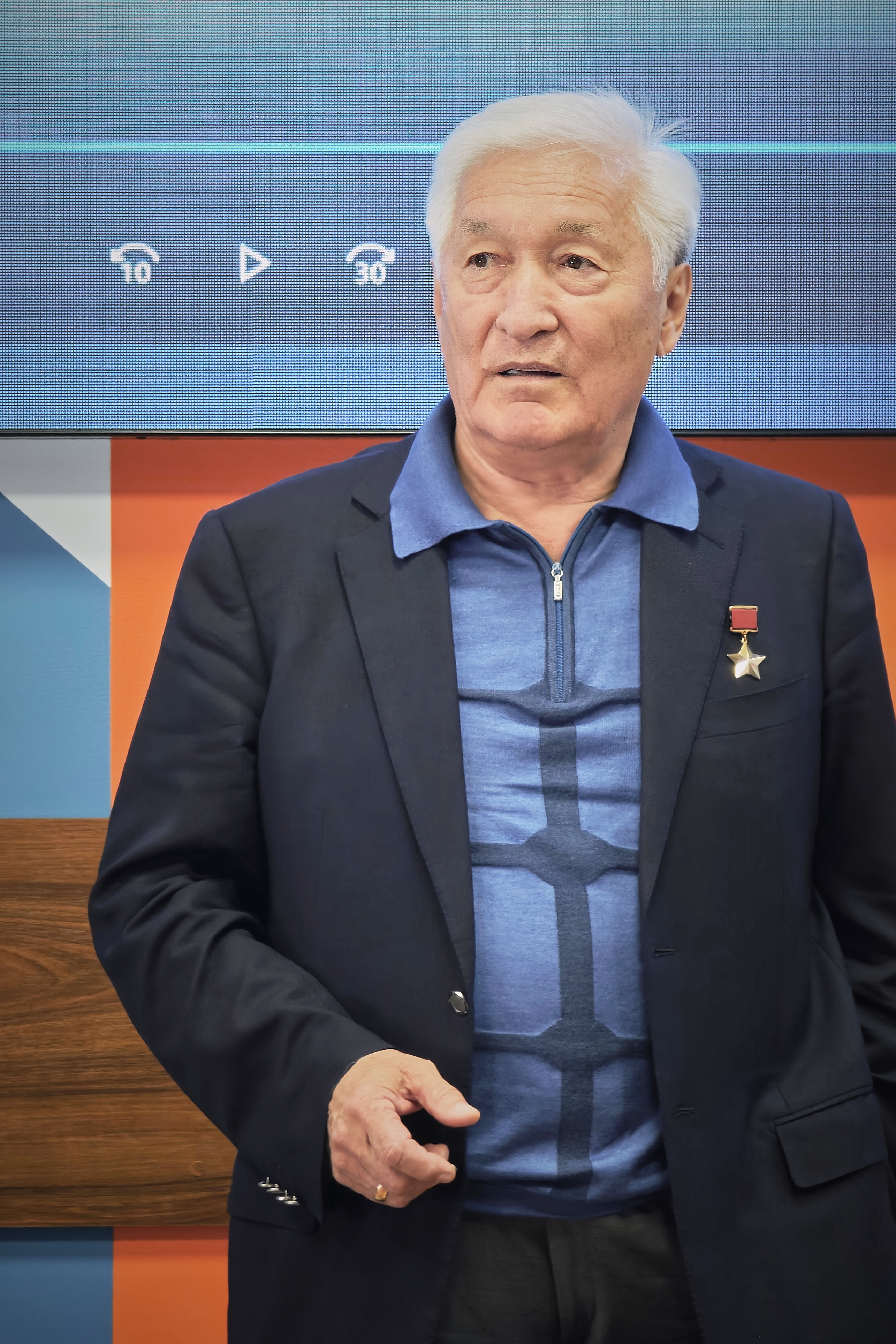 «Мастерство — это искусство выживания»: Герой Советского Союза Валерий Очиров встретился со студентами ГУЗ