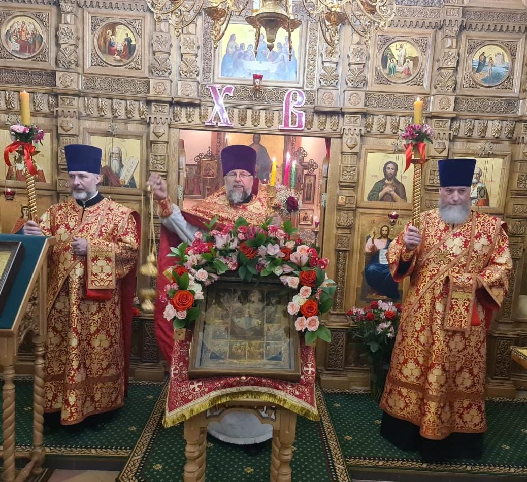 В Домовом храме ГУЗ были совершены Пасхальная Утреня и Литургия