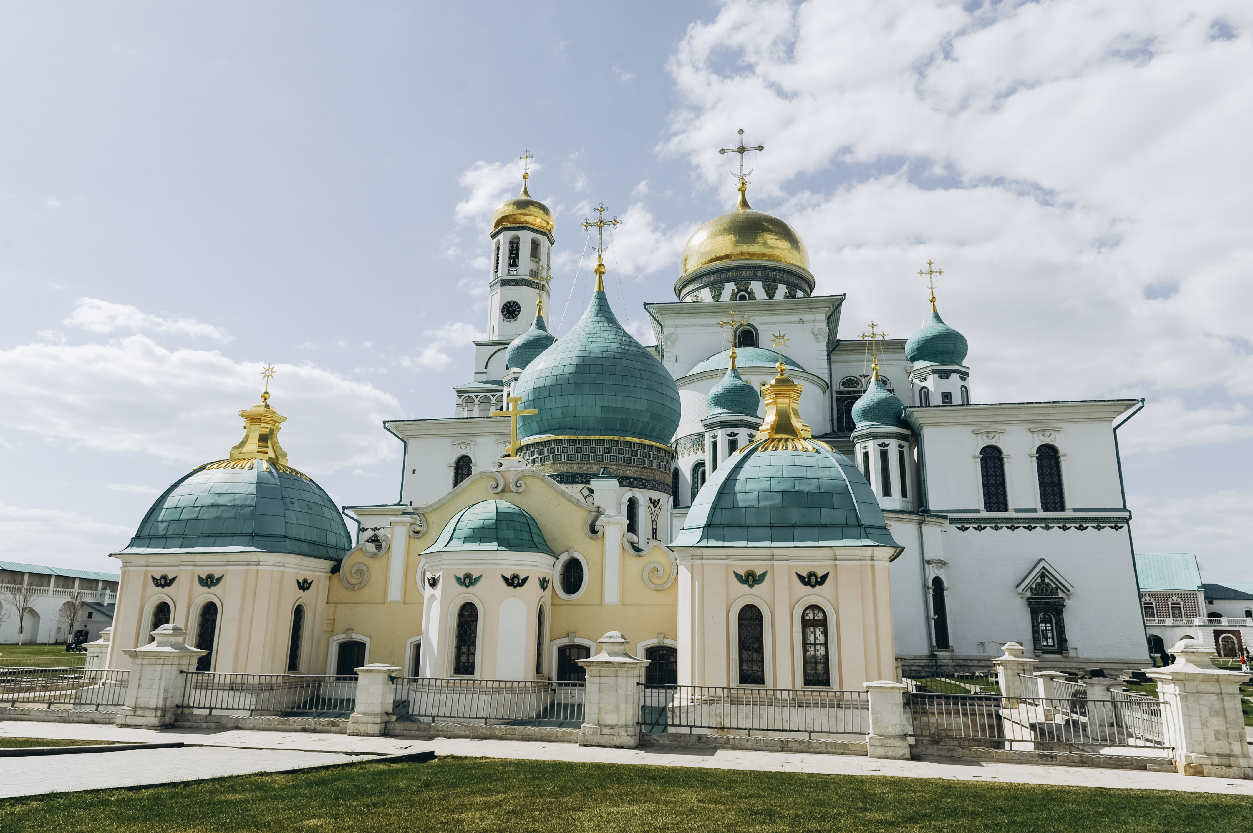 Об участии сотрудников, преподавателей и студентов в экскурсионной поездке в города Ржев и Истра