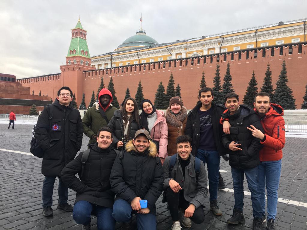 27 февраля 2023 г. в рамках тематического урока по русскому языку как иностранному была проведена тематическая обзорная экскурсия «Москва. Красная площадь». 