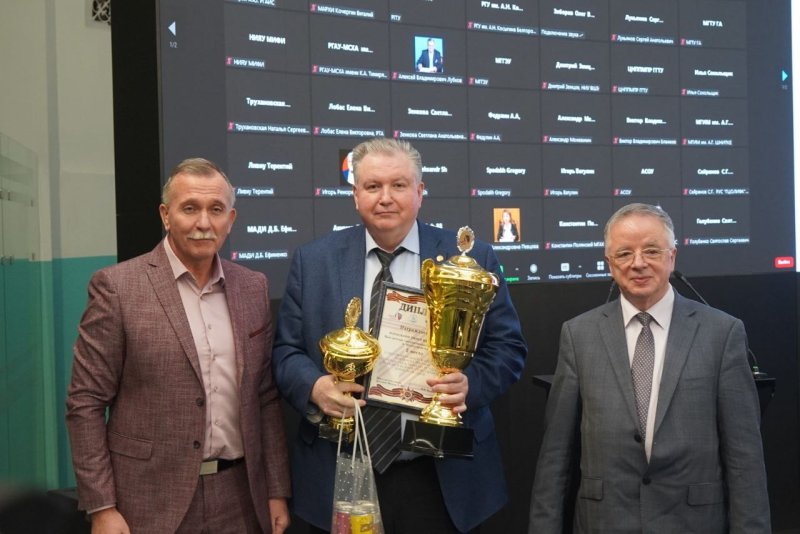 Врио ректора ГУЗ Папаскири Тимур Валикович стал призером V Открытого чемпионата ректоров Москвы и МО по стрельбе, посвященного 77-ой годовщине Победы в Великой Отечественной войне 1941-1945 гг.