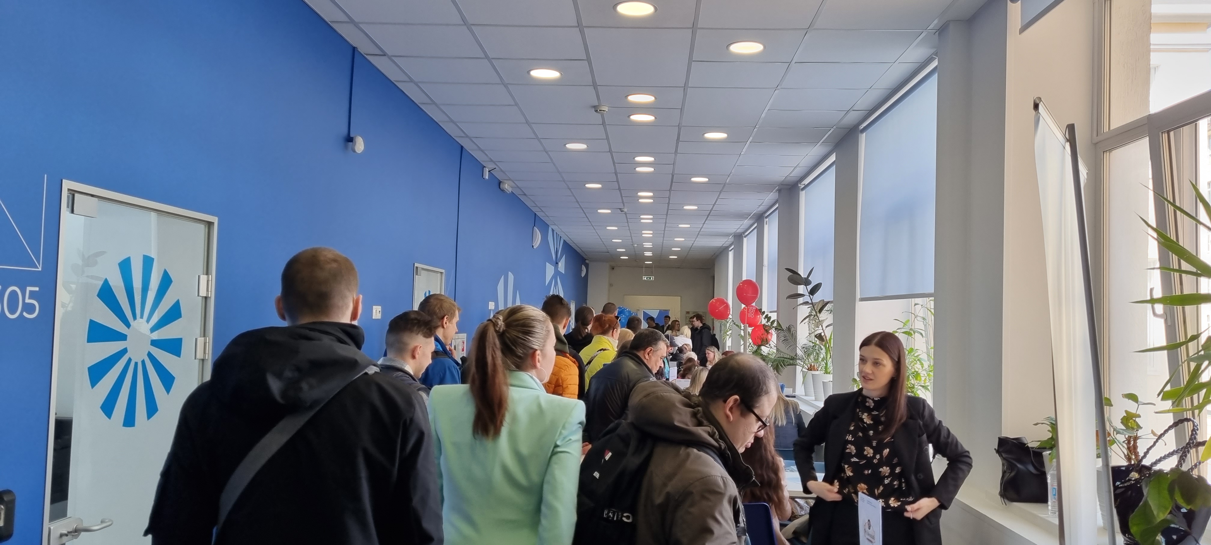 Участие студентов Государственного университета по землеустройству во Всероссийской ярмарке трудоустройства – «Работа России. Время возможностей!»