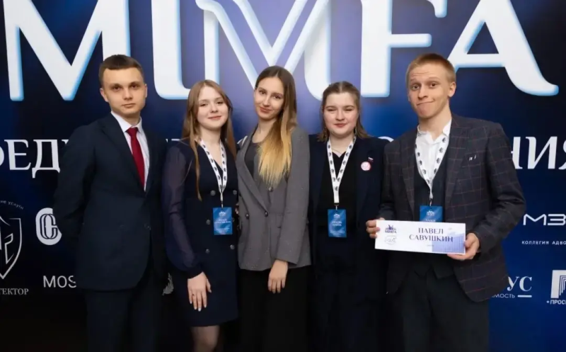 Студенты ГУЗ на себя примерили роль парламентариев 