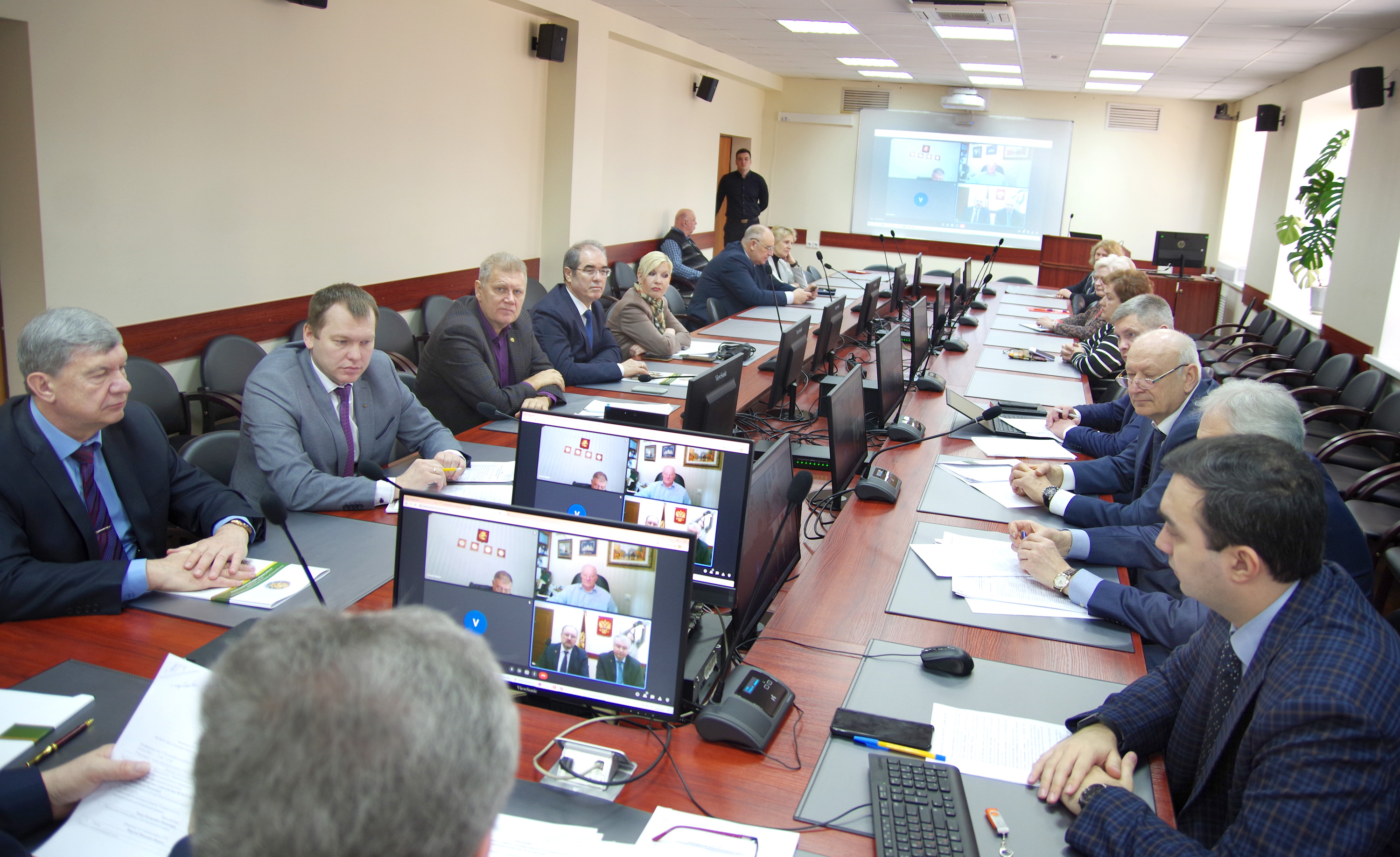 24 марта 22 г. в Государственном университете по землеустройству состоялось заседание Попечительского Совета