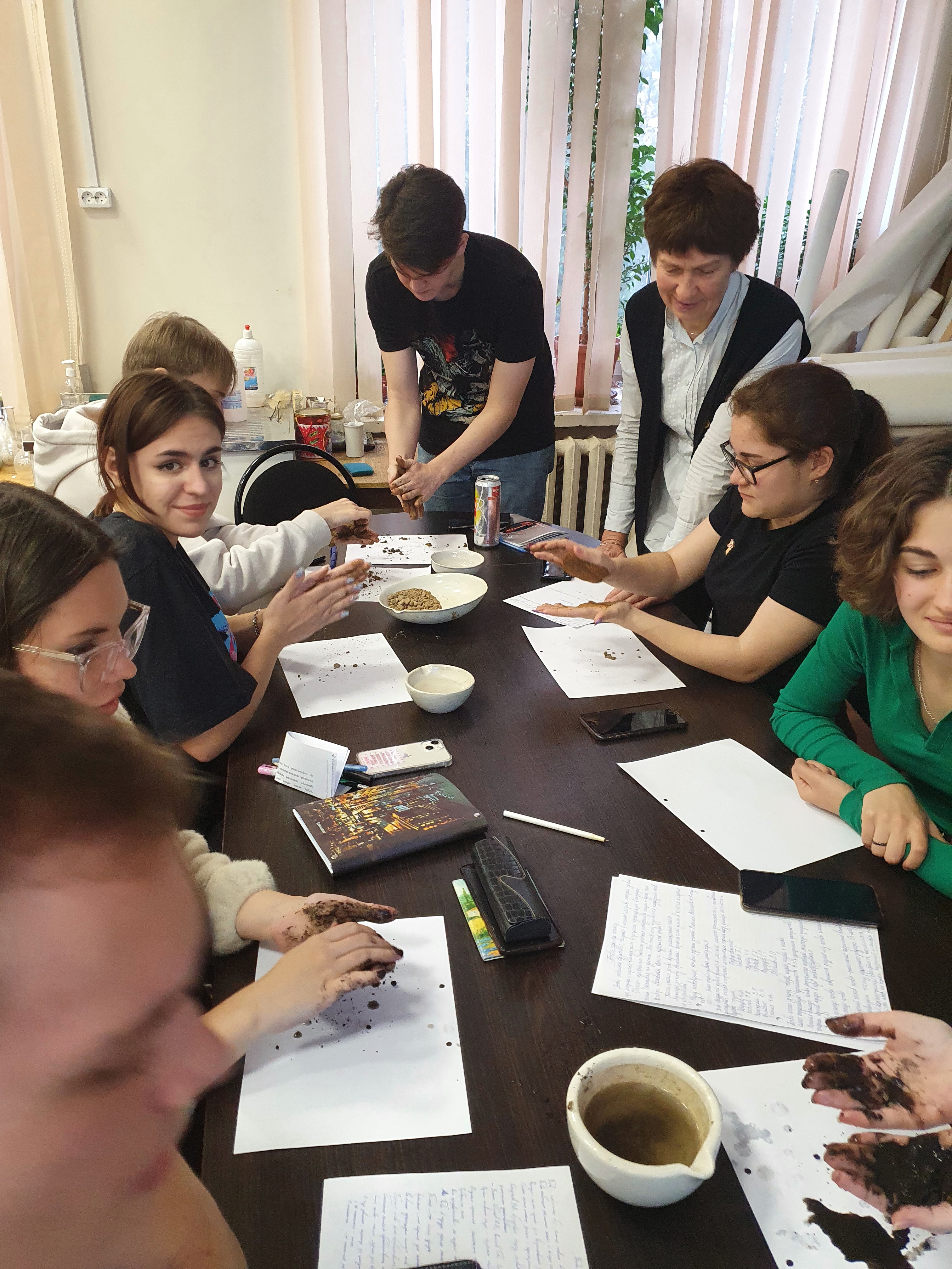 29 октября 2022 года кафедрой геоэкологии и природопользования Государственного университета по землеустройству было проведено мероприятие на тему «Почва-чудо под ногами. Дача и советы в придачу».﻿ в рамках проекта "Университетские субботы"
