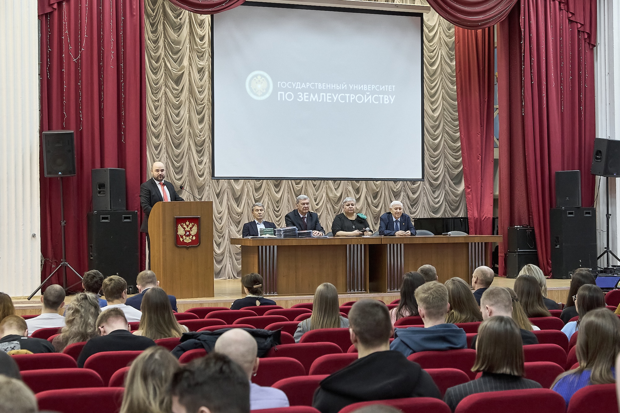 Вперед, к успешной карьере – выпускникам магистратуры ГУЗ вручили дипломы 