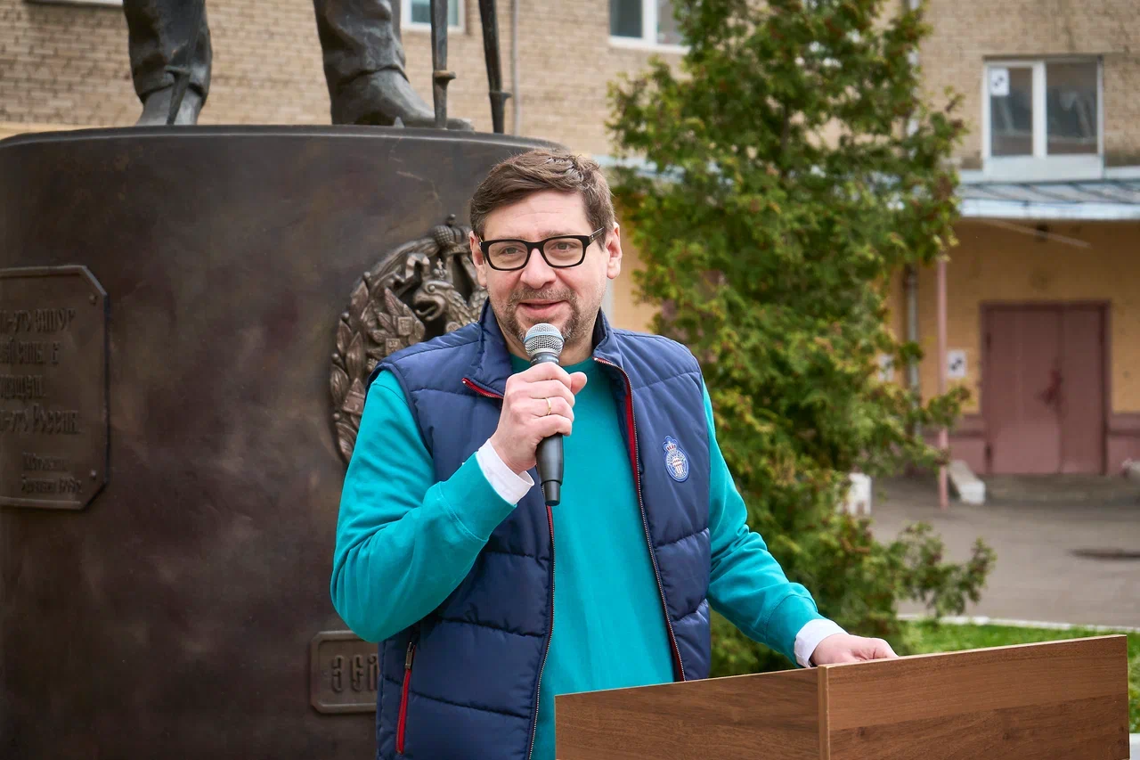 Великий почин весны: как субботник в ГУЗ объединил поколения и очистил пространство для будущего