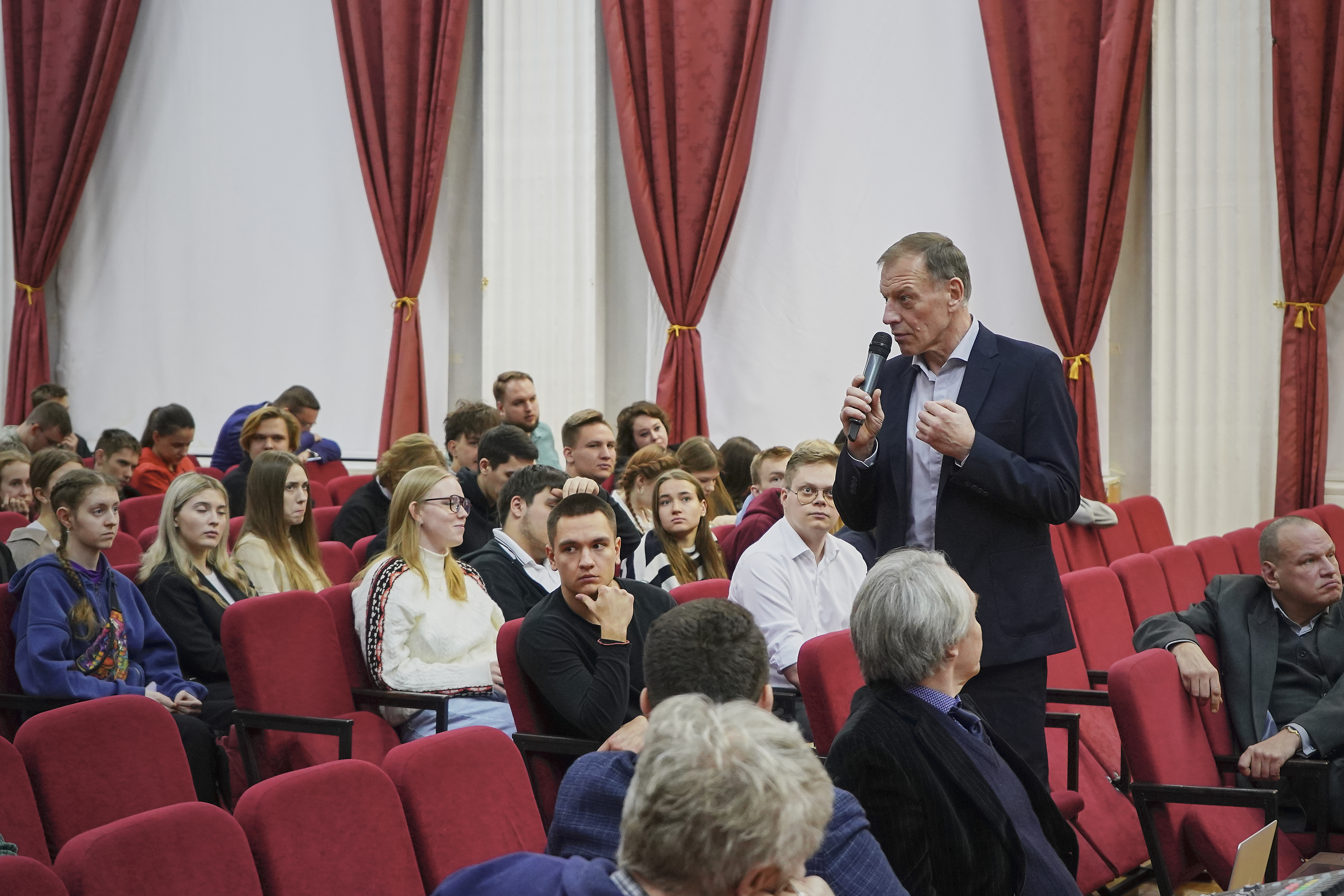 «Час ректора» – финальный в завершающемся году прямой разговор о жизни ГУЗ