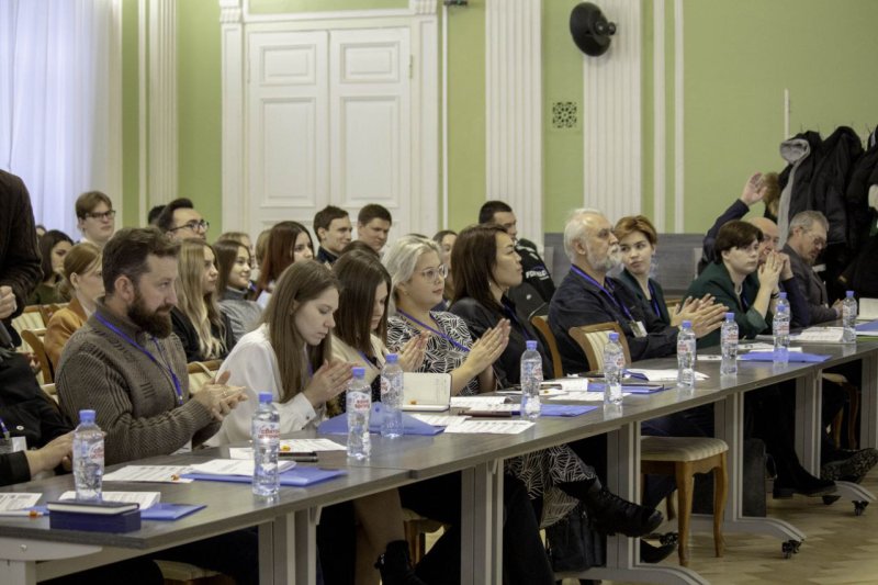 Студенты ГУЗ представили свои исследования на молодежной конференции в Томске