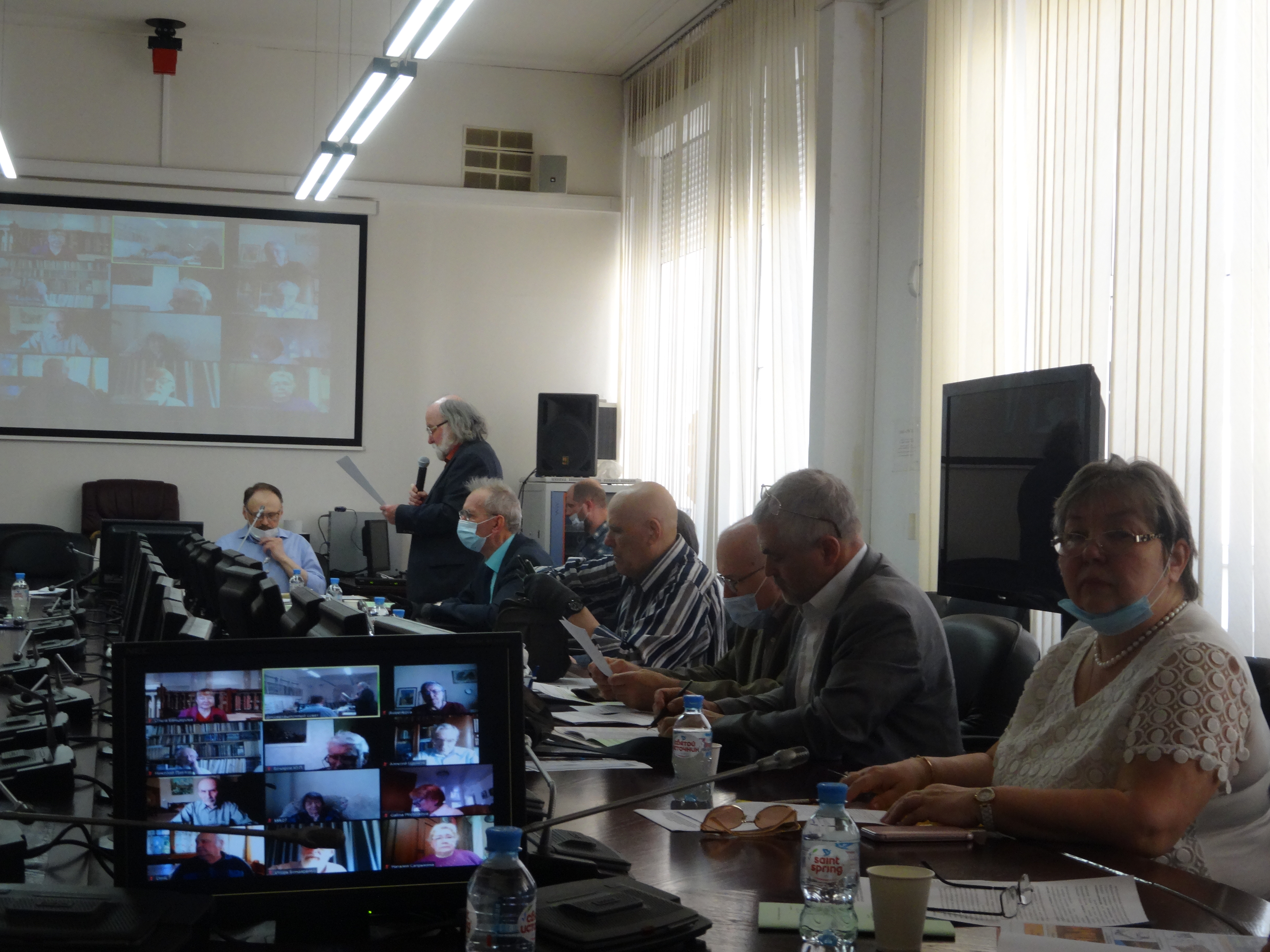 Поздравляем с успешной защитой выпускника аспирантуры кафедры архитектуры архитектурного факультета Государственного университета по землеустройству Полякова Илью Алексеевича