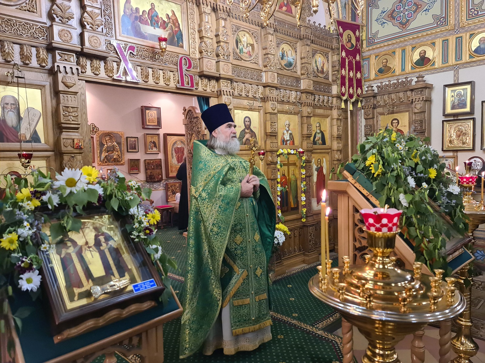 В Домовом храме ГУЗа прошло богослужение ко дню Константина и Елены 