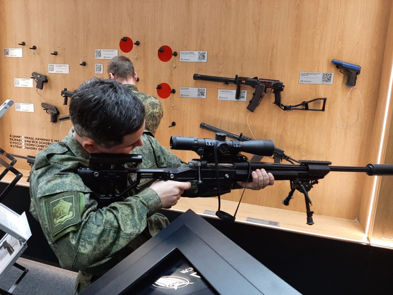 7 апреля 2021 г. преподаватели и студенты Военного учебного центра ГУЗ приняли участие в выездном комплексе занятий в Парке Патриот