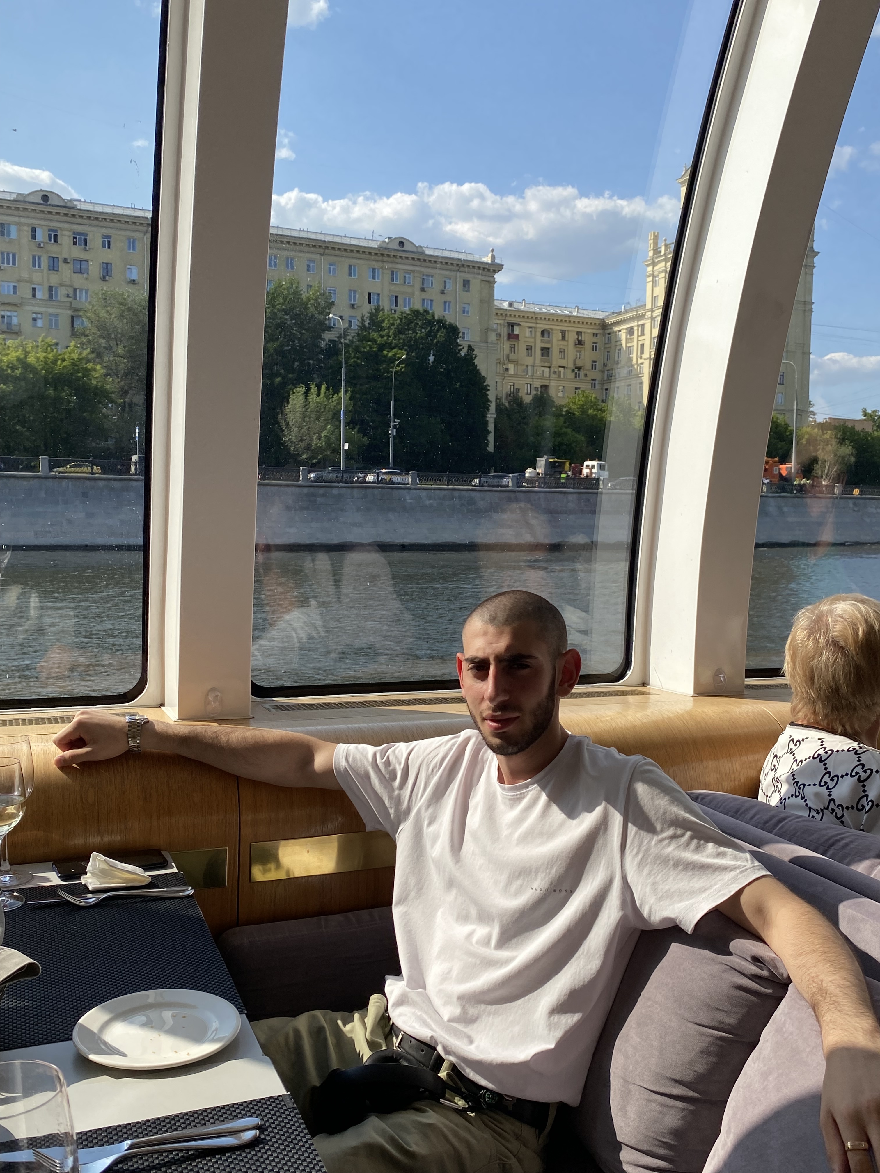 Речная прогулка членов профсоюза ГУЗа на яхте «Примавера»