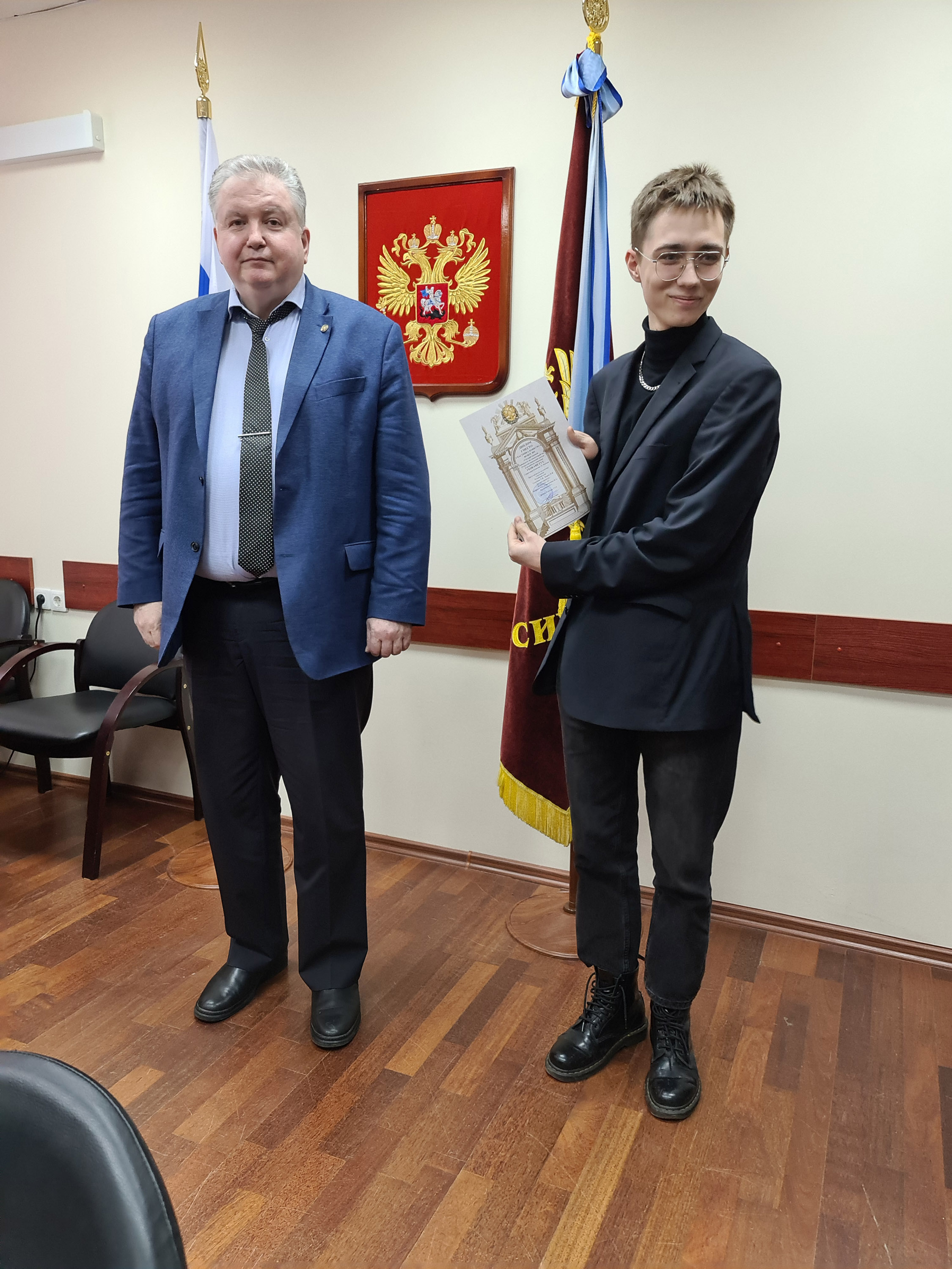 28 февраля 2023 года в конференц-зале ГУЗа врио ректора Папаскири Т.В. наградил участников открытого конкурса на разработку концепции по модернизации корпуса ГУЗ для размещения ГеоКафе