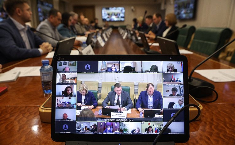 Руководство Университета приняло участие в работе круглого стола в Совете Федерации