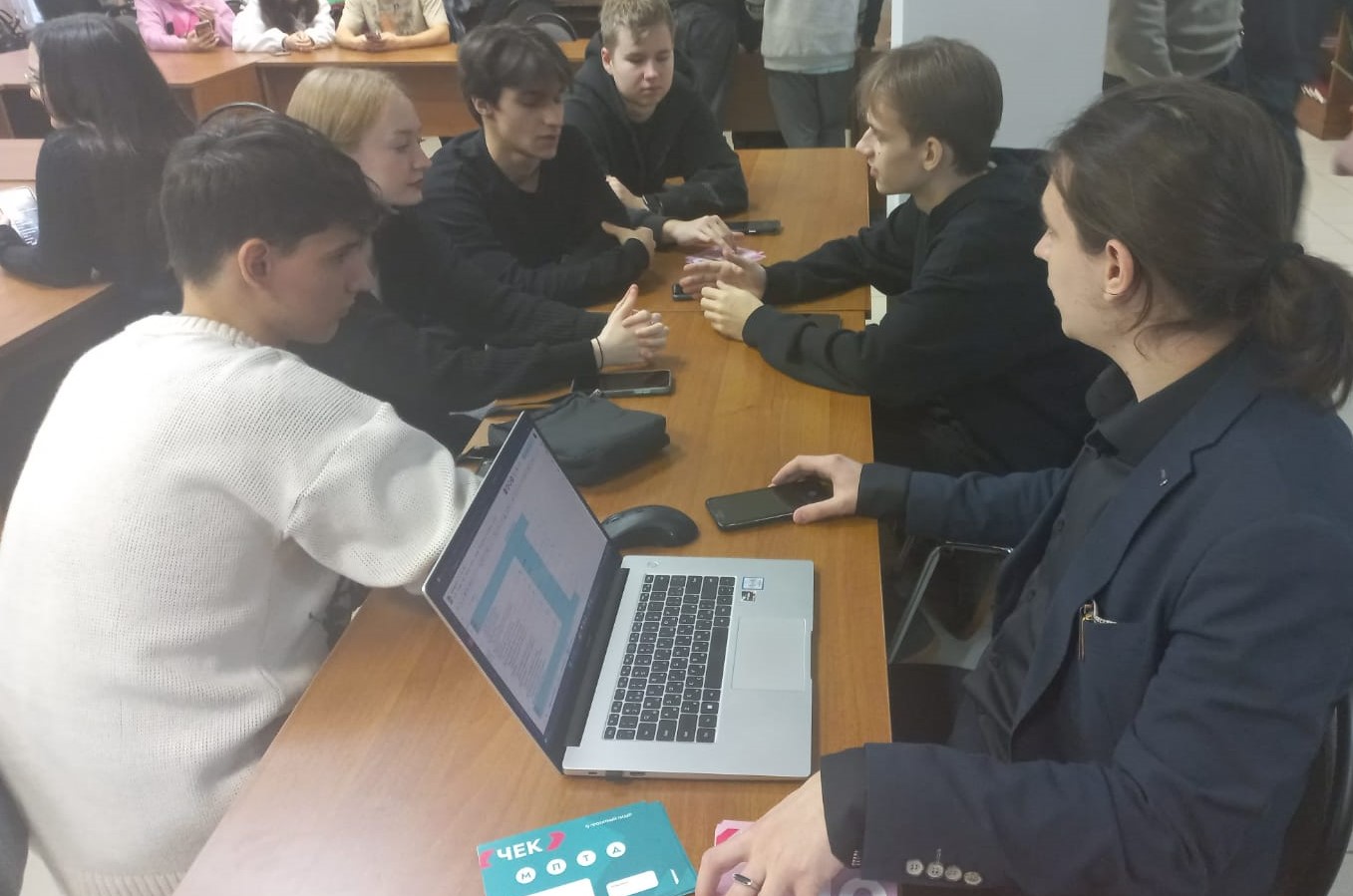 Почувствуй себя предпринимателем: в ГУЗ прошла деловая игра «Проектный лидер» 