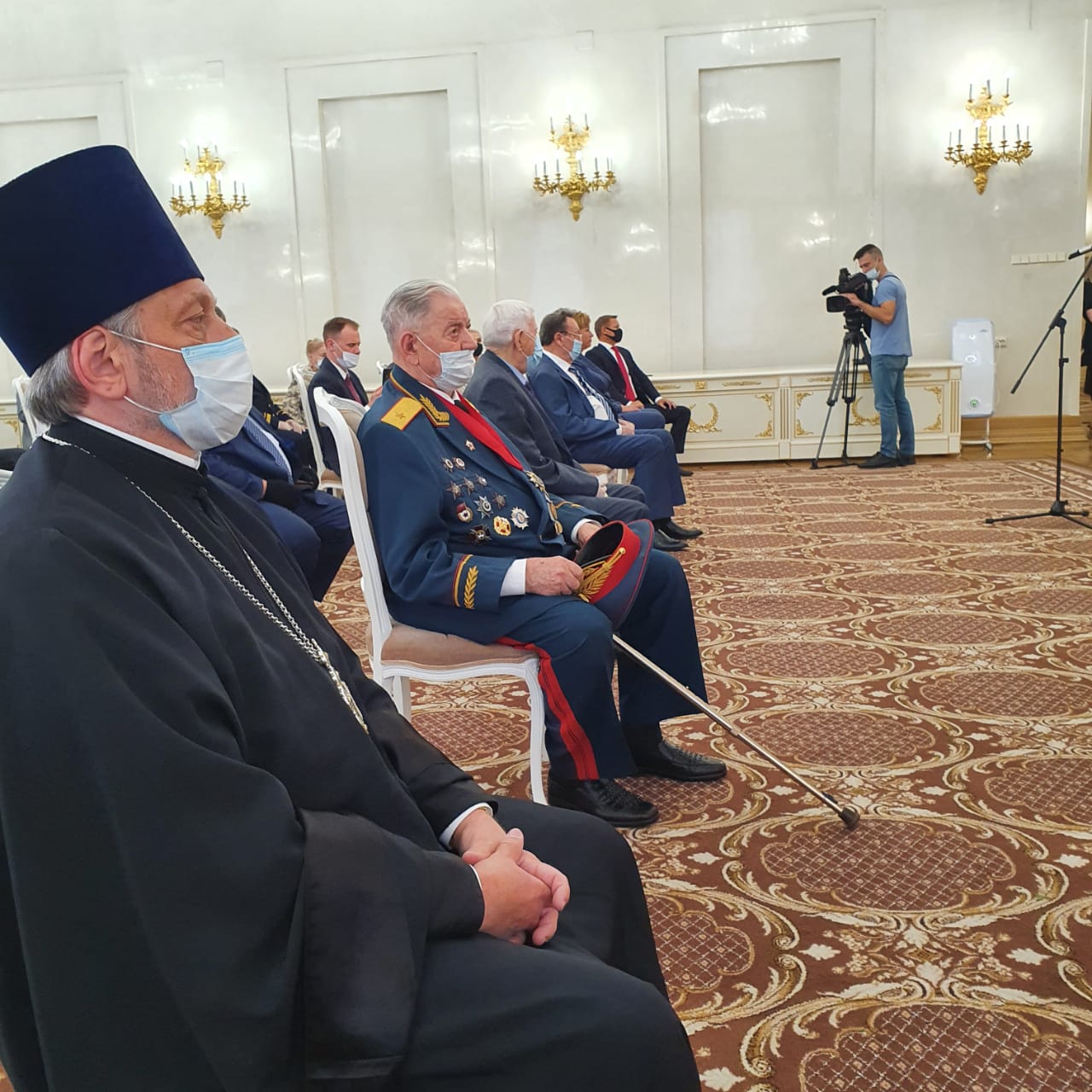 Мэр Москвы С.С. Собянин вручил государственные награды декану факультета «Землеустройство» Т.В. Папаскири и профессору кафедры городского кадастра Н.В. Комову
