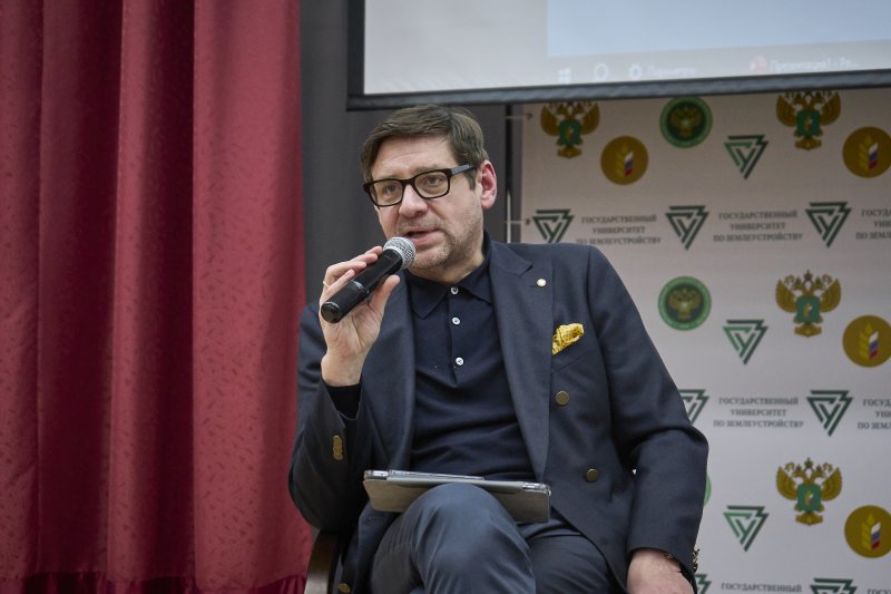 «Винтажные аудитории» и борьба за культуру: в ГУЗ состоялся «Час ректора» в формате открытого диалога