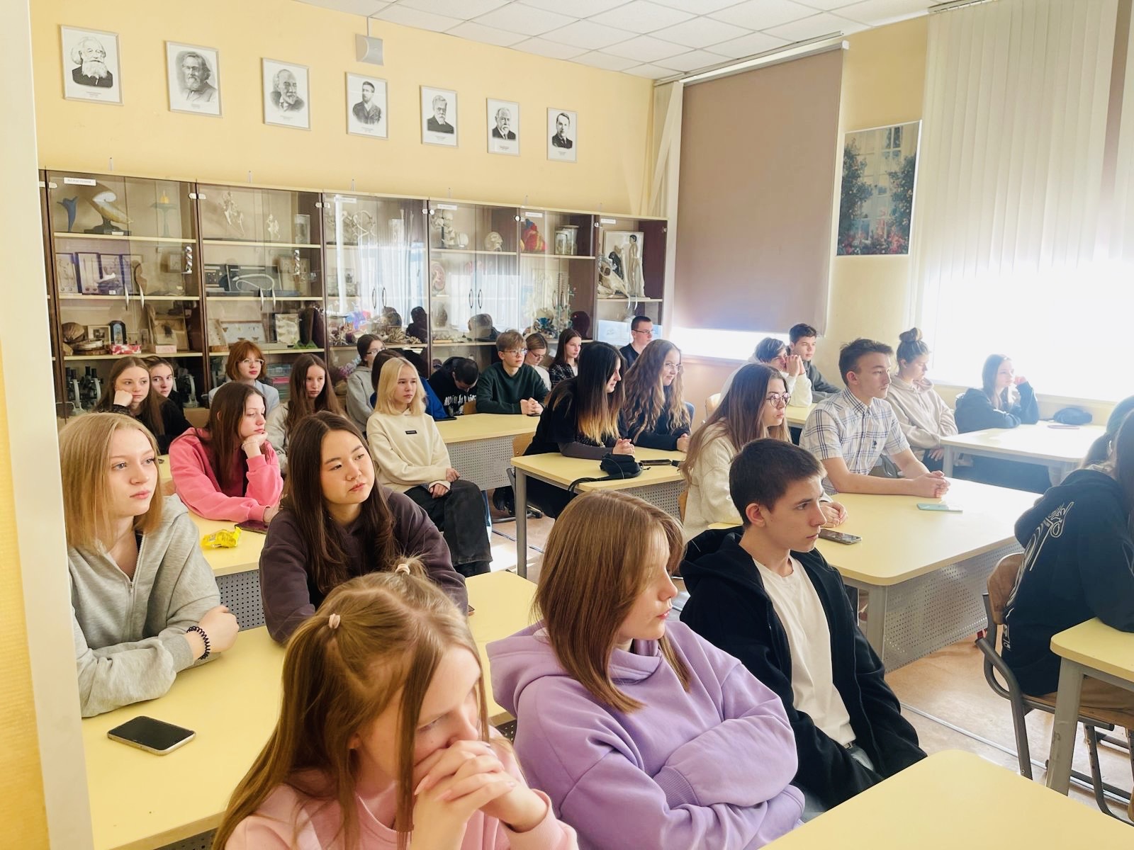 Доцент ГУЗ провела урок для школьников на тему взаимодействия экологии, экономики и права через призму науки