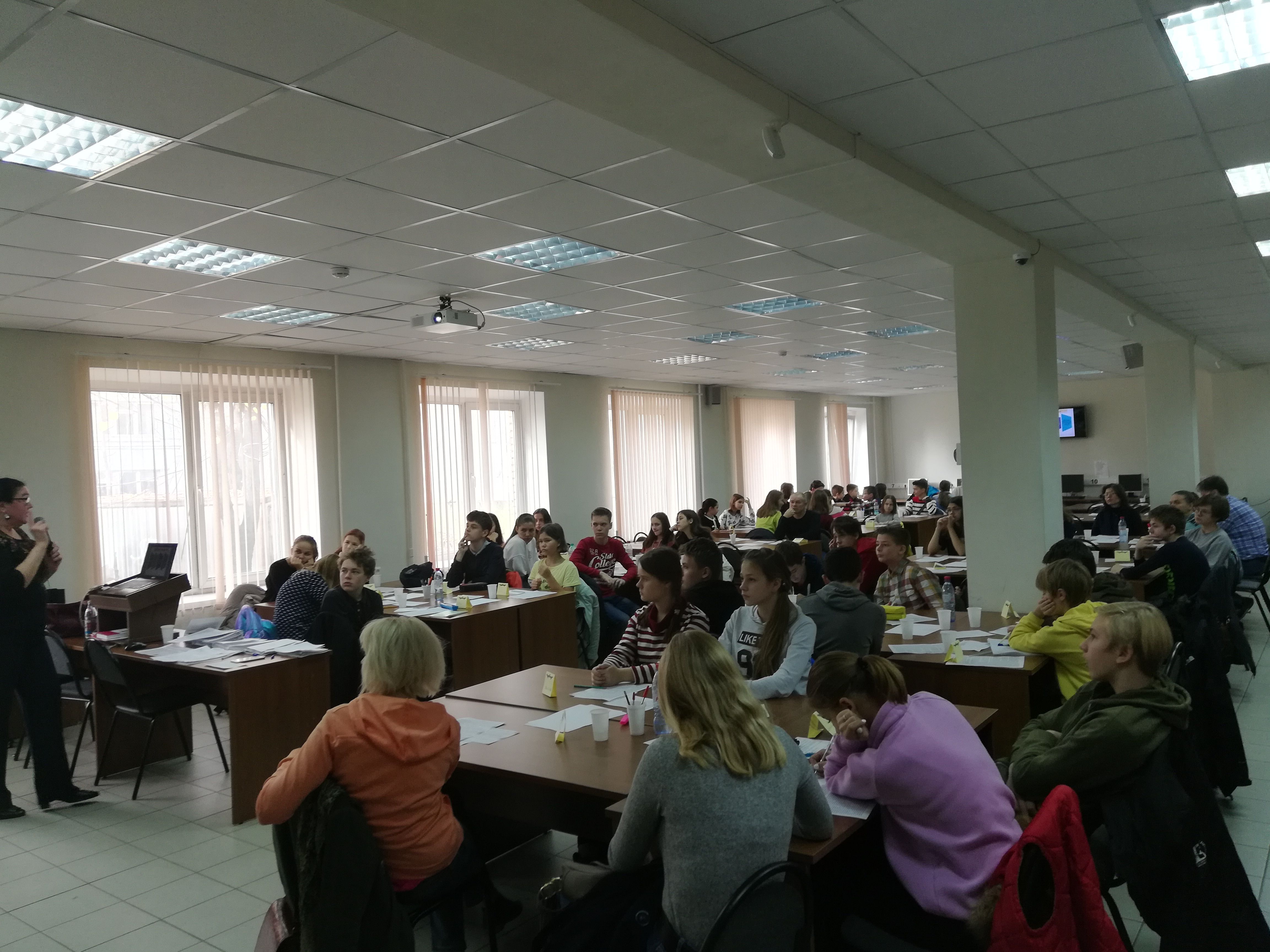 26 октября 2019 года в рамках образовательного проекта «Университетские субботы» преподаватели кафедры социально-гуманитарных дисциплин ГУЗ провели тренинг «ТРИЗ и креативные методы поиска решений»