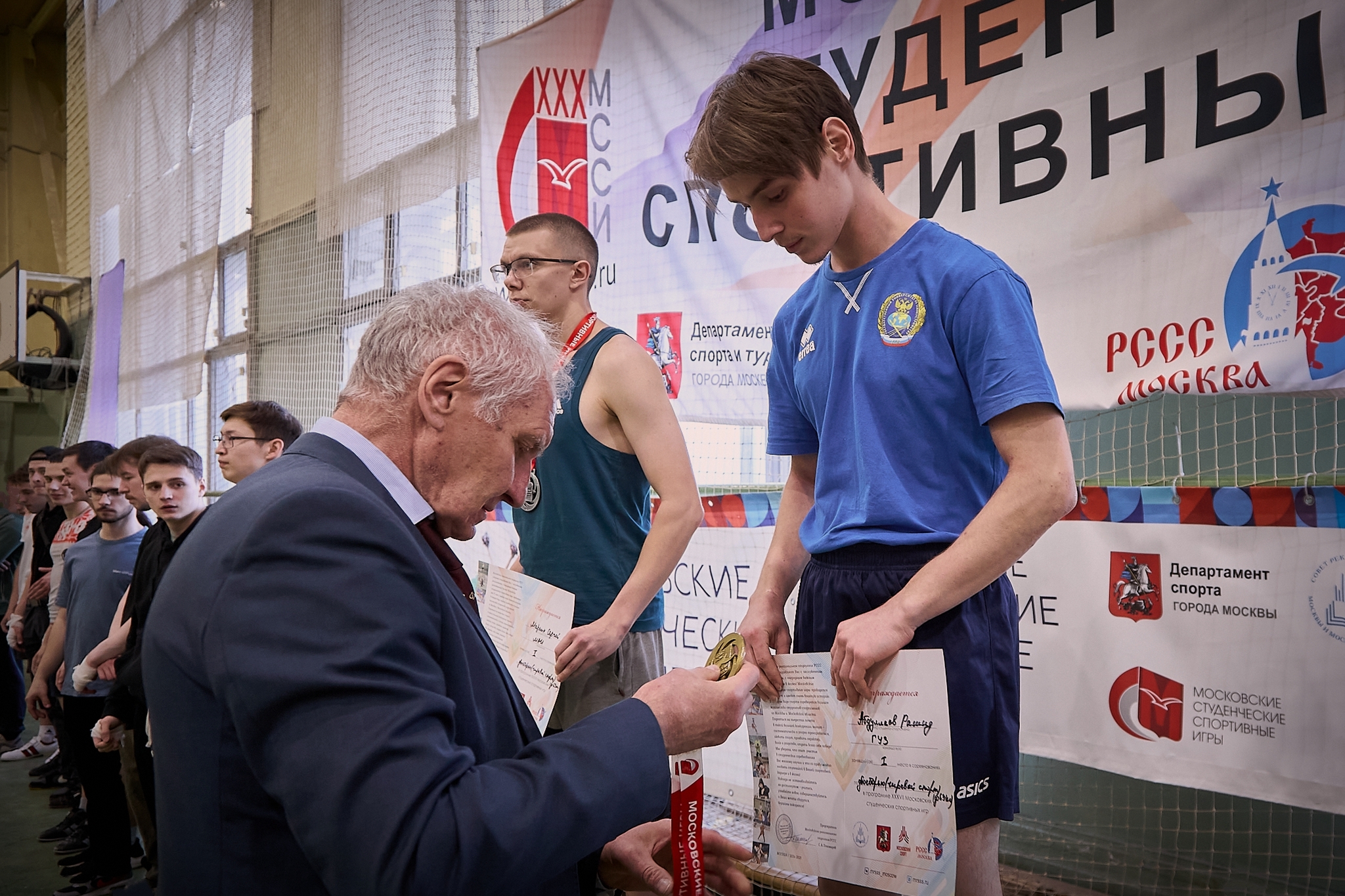 Золото в гиревом спорте: студент ГУЗ стал чемпионом Московских студенческих игр