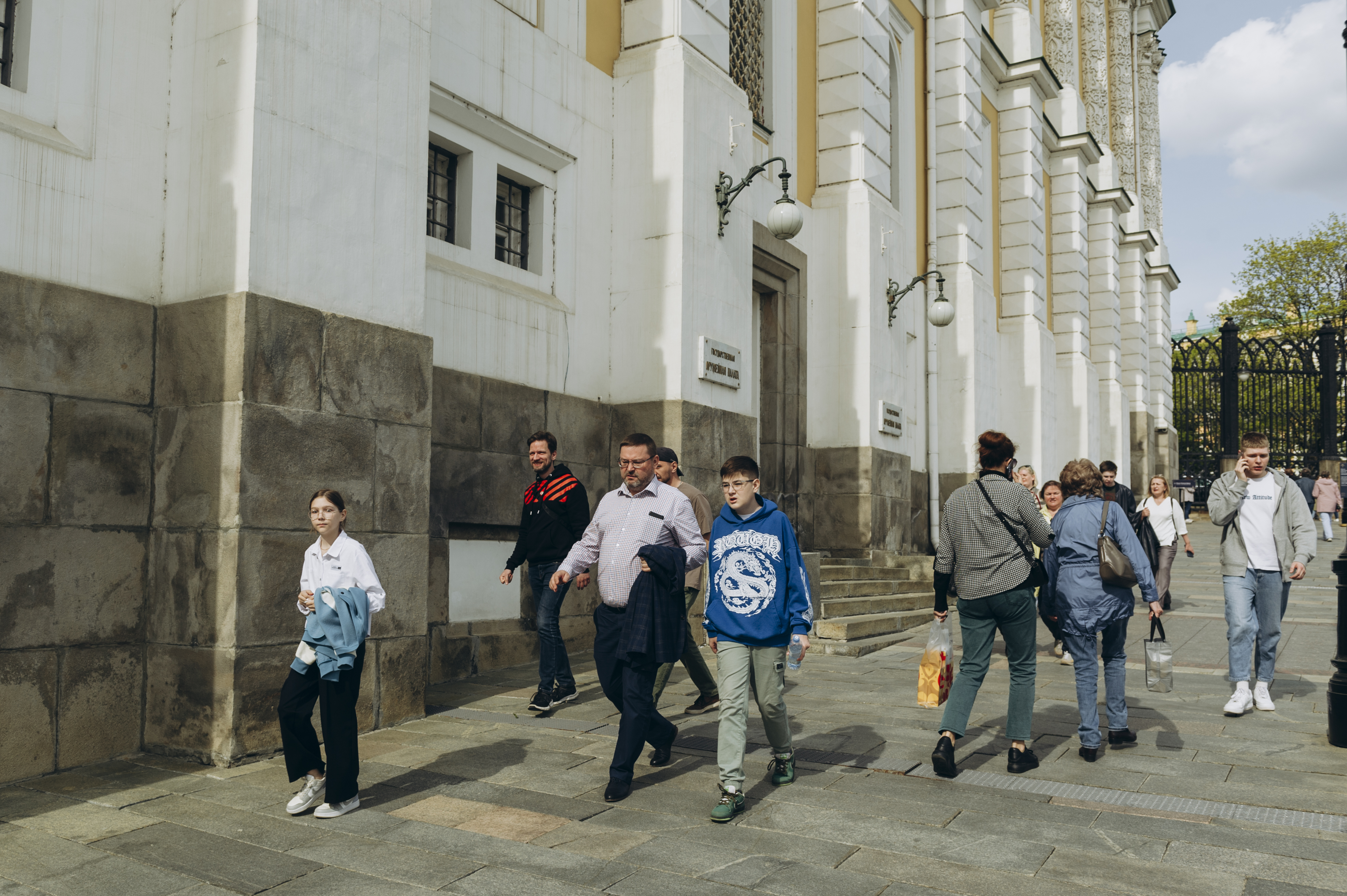 Сотрудники, преподаватели и студенты ГУЗ на экскурсии по Московскому Кремлю с посещением Оружейной палаты