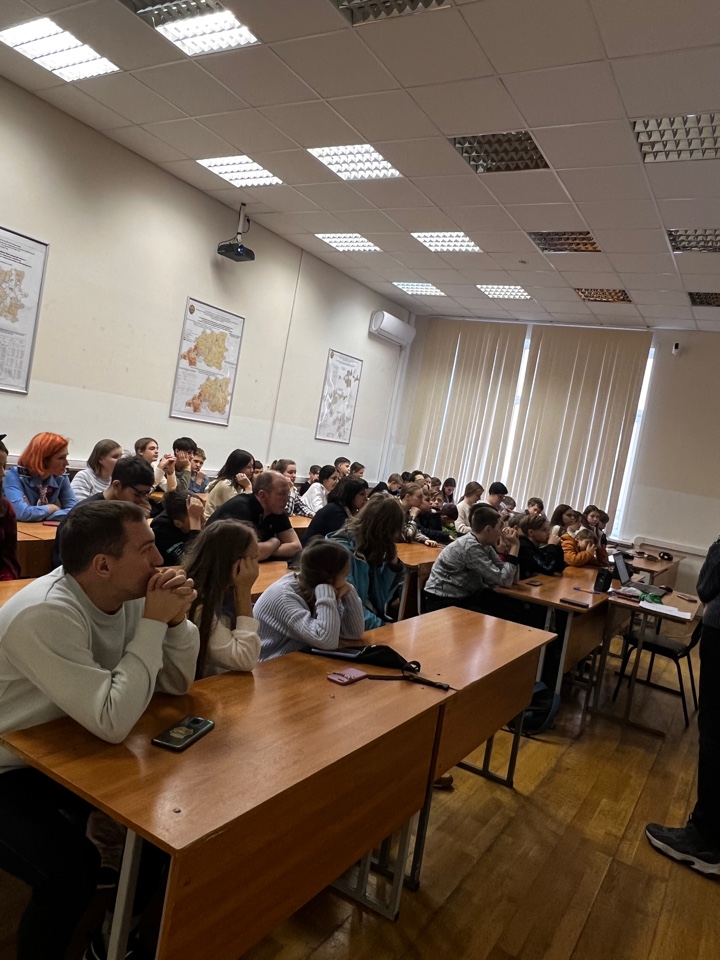 В рамках просветительско-образовательного проекта «Университетские субботы»  преподаватели кафедры землеустройства 12 ноября 2022 года провели квест «Код да Винчи»